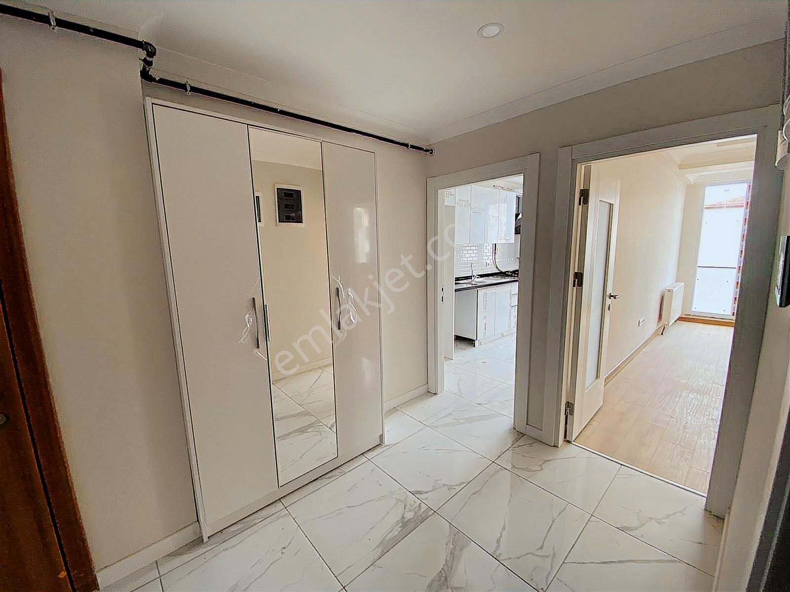 Kartal Kiralık 2+1 E5 Metro Yakını 2 Yaşında Bina - Görsel 6
