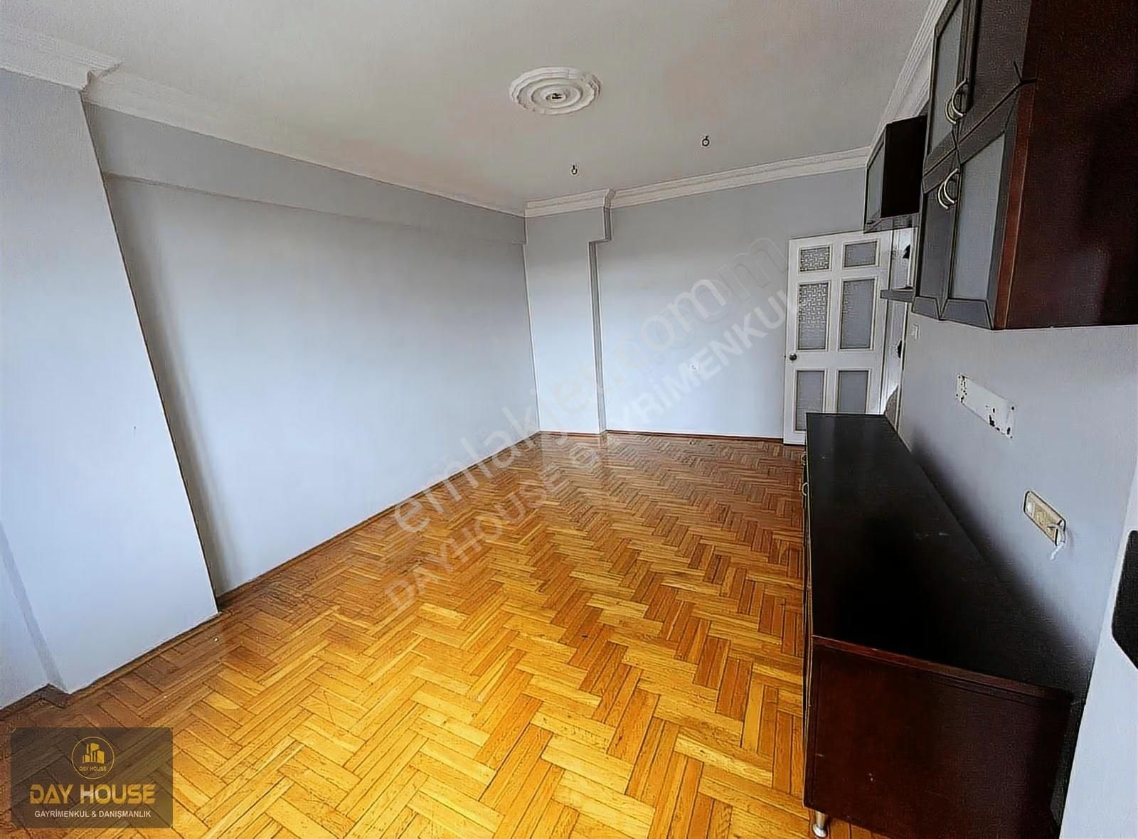 Day House'den Masrafsız C.tesi Pazarı Sokağında Ara Kat Daire - Görsel 7