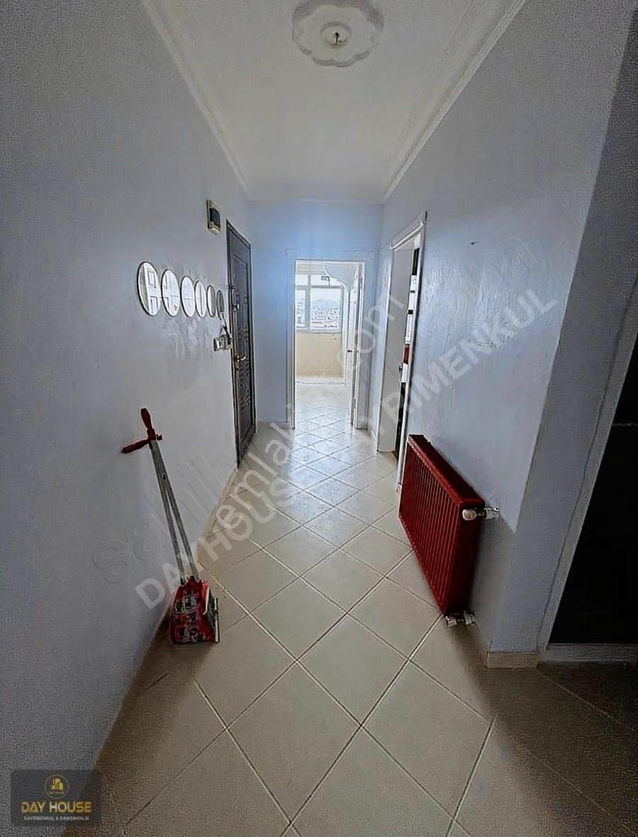 Day House'den Masrafsız C.tesi Pazarı Sokağında Ara Kat Daire - Görsel 15