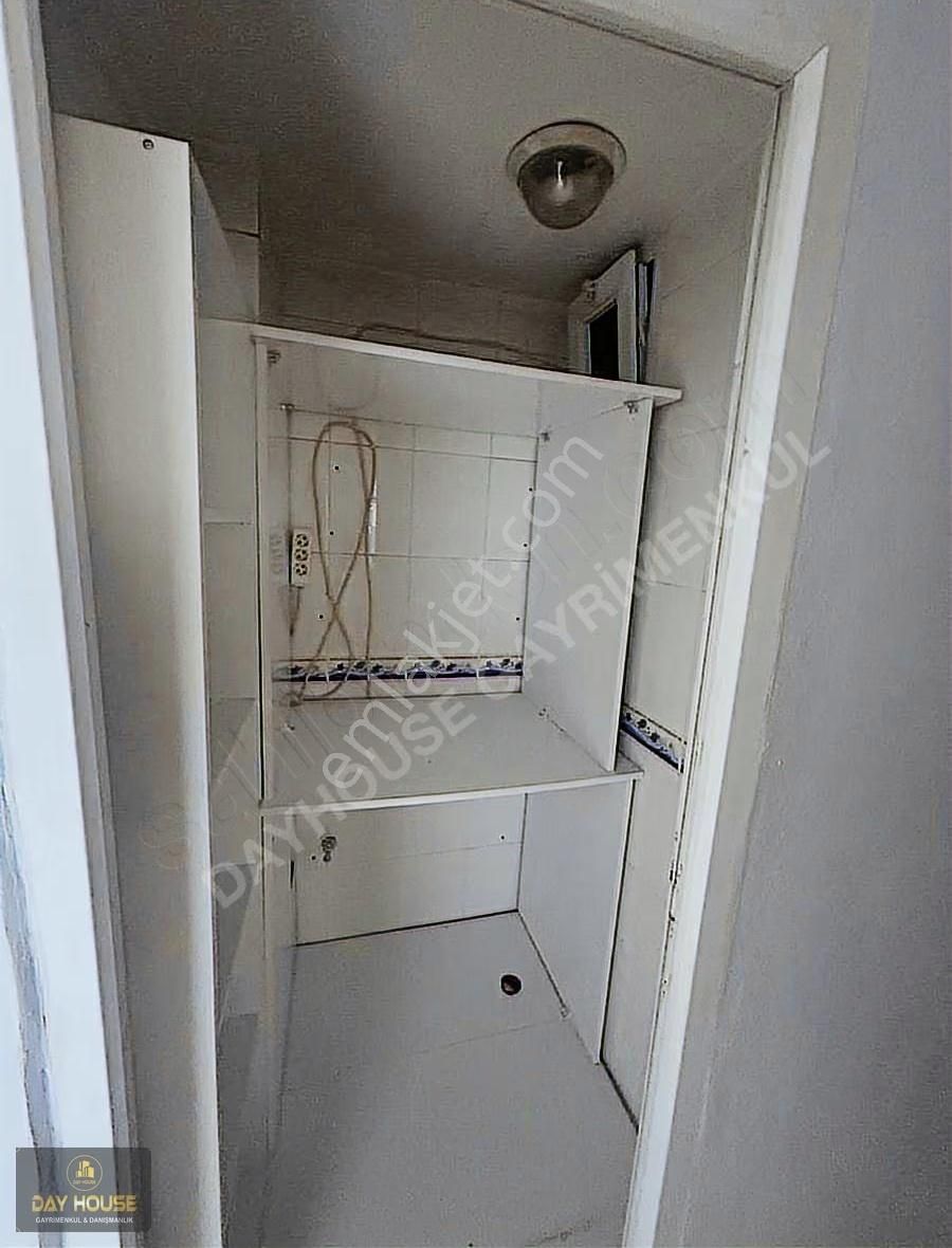 Day House'den Masrafsız C.tesi Pazarı Sokağında Ara Kat Daire - Görsel 6