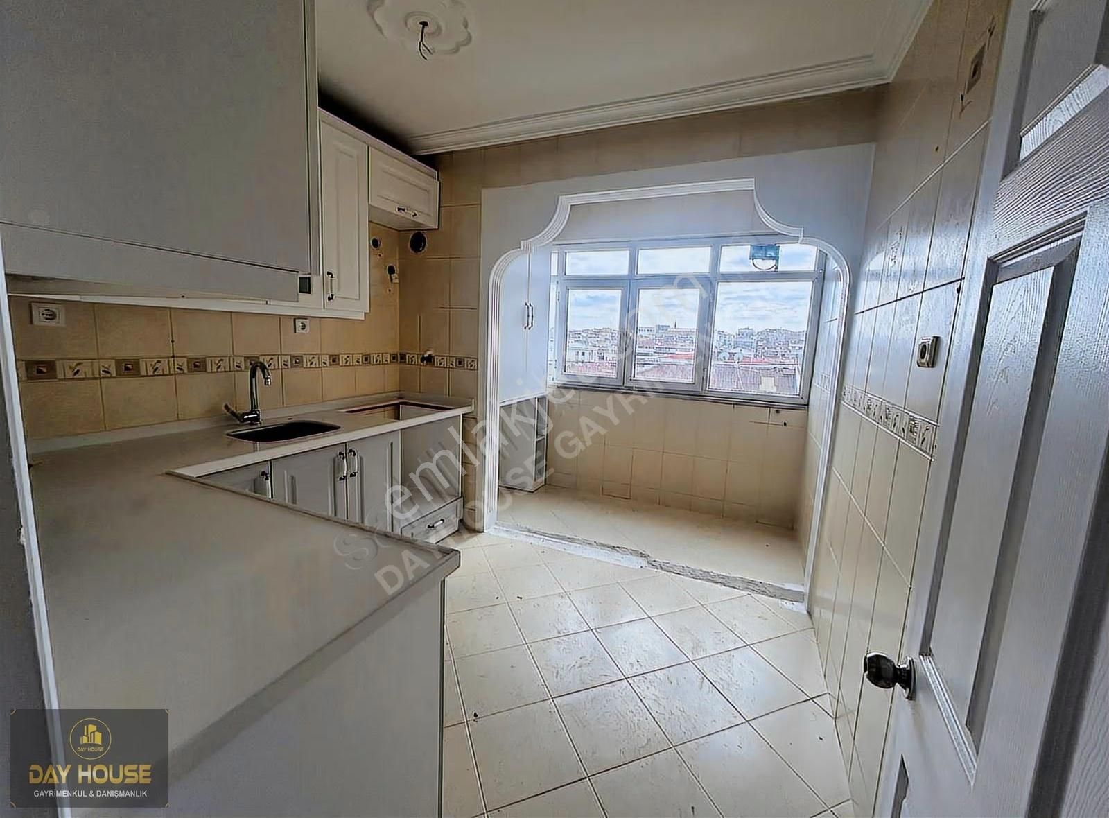Day House'den Masrafsız C.tesi Pazarı Sokağında Ara Kat Daire - Görsel 24