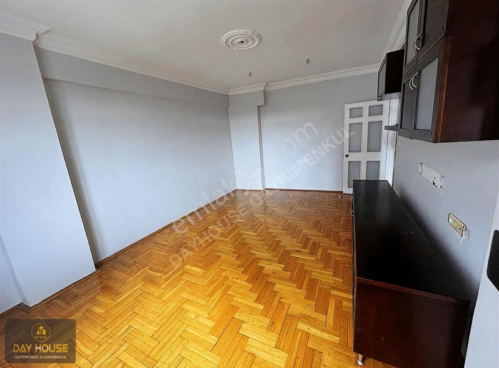 Day House'den Masrafsız C.tesi Pazarı Sokağında Ara Kat Daire - Görsel 9