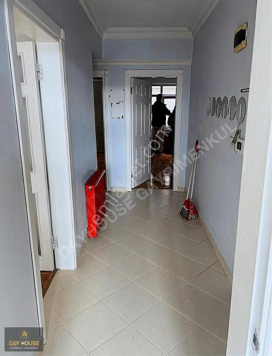 Day House'den Masrafsız C.tesi Pazarı Sokağında Ara Kat Daire - Görsel 10