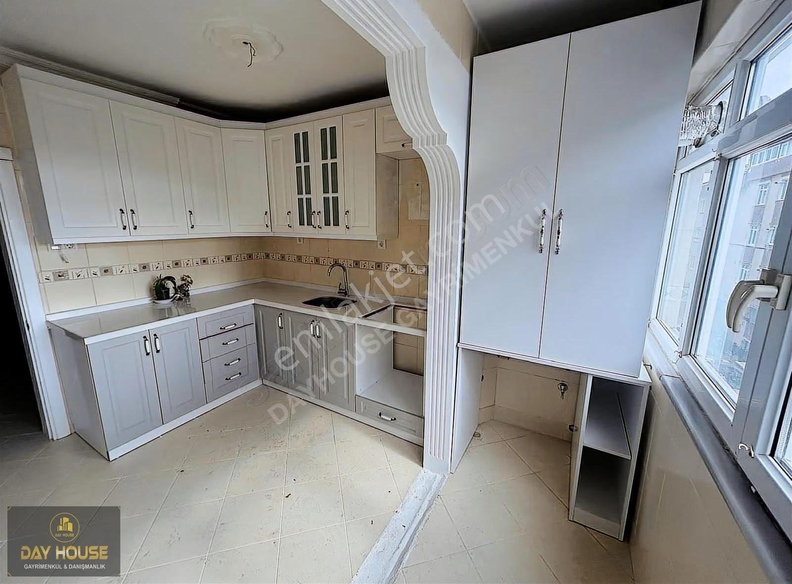 Day House'den Masrafsız C.tesi Pazarı Sokağında Ara Kat Daire - Görsel 12