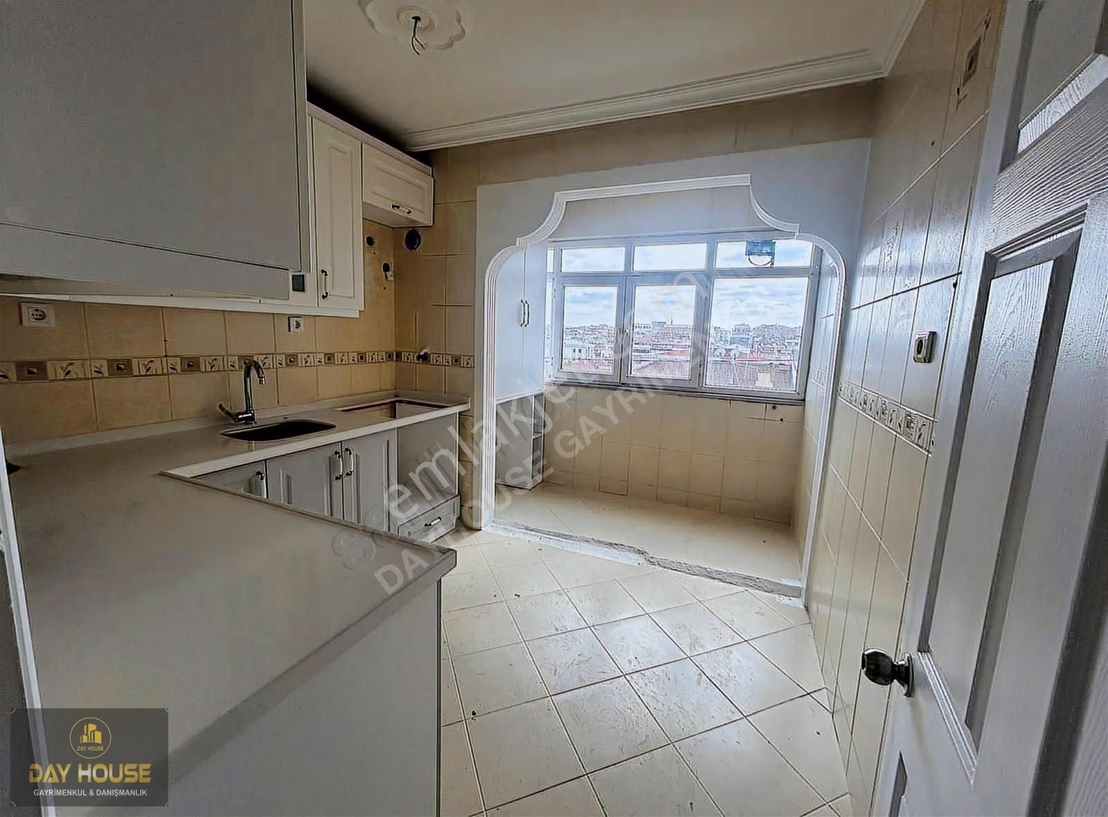 Day House'den Masrafsız C.tesi Pazarı Sokağında Ara Kat Daire - Görsel 13
