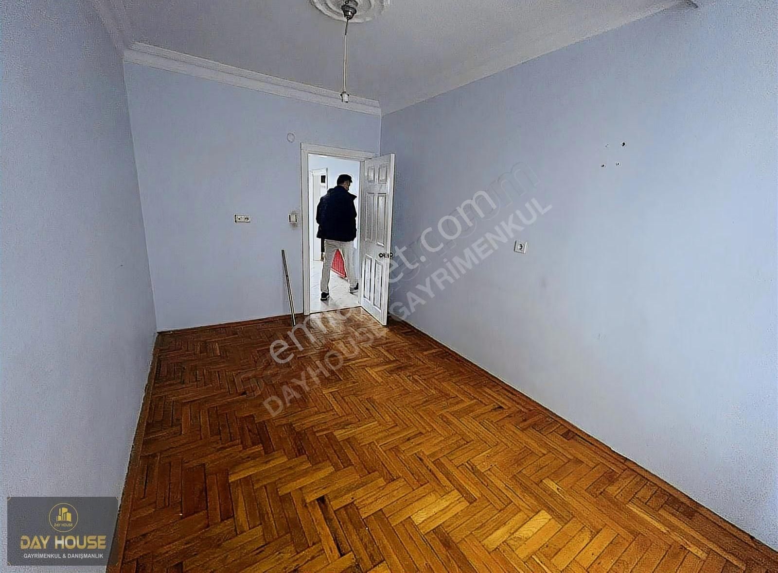 Day House'den Masrafsız C.tesi Pazarı Sokağında Ara Kat Daire - Görsel 11