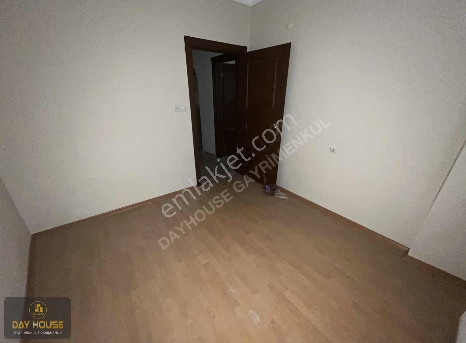 Millet Bahçesi Civarında 1+1 Kiralık Daire - Görsel 13