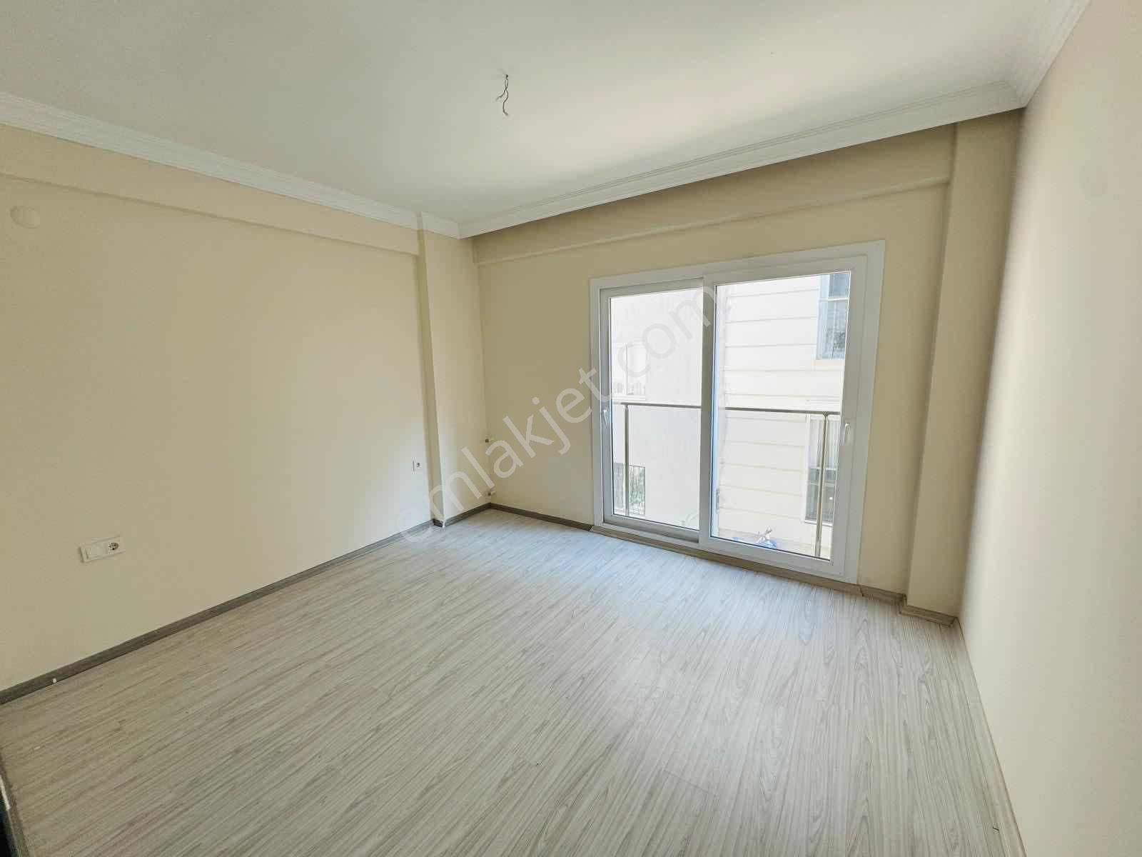 Davutlar'da Ebeveyn Banyolu Ayrı Mutfaklı Kiralık 2+1 Daire - Görsel 14