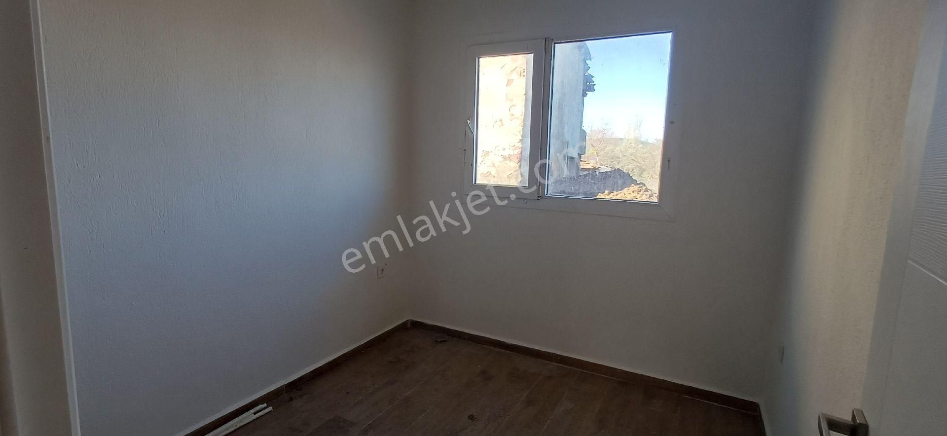 Aliağa Çıtak Köyünde 1.217 M² Arsa Ve 3+1 Ev - Görsel 18