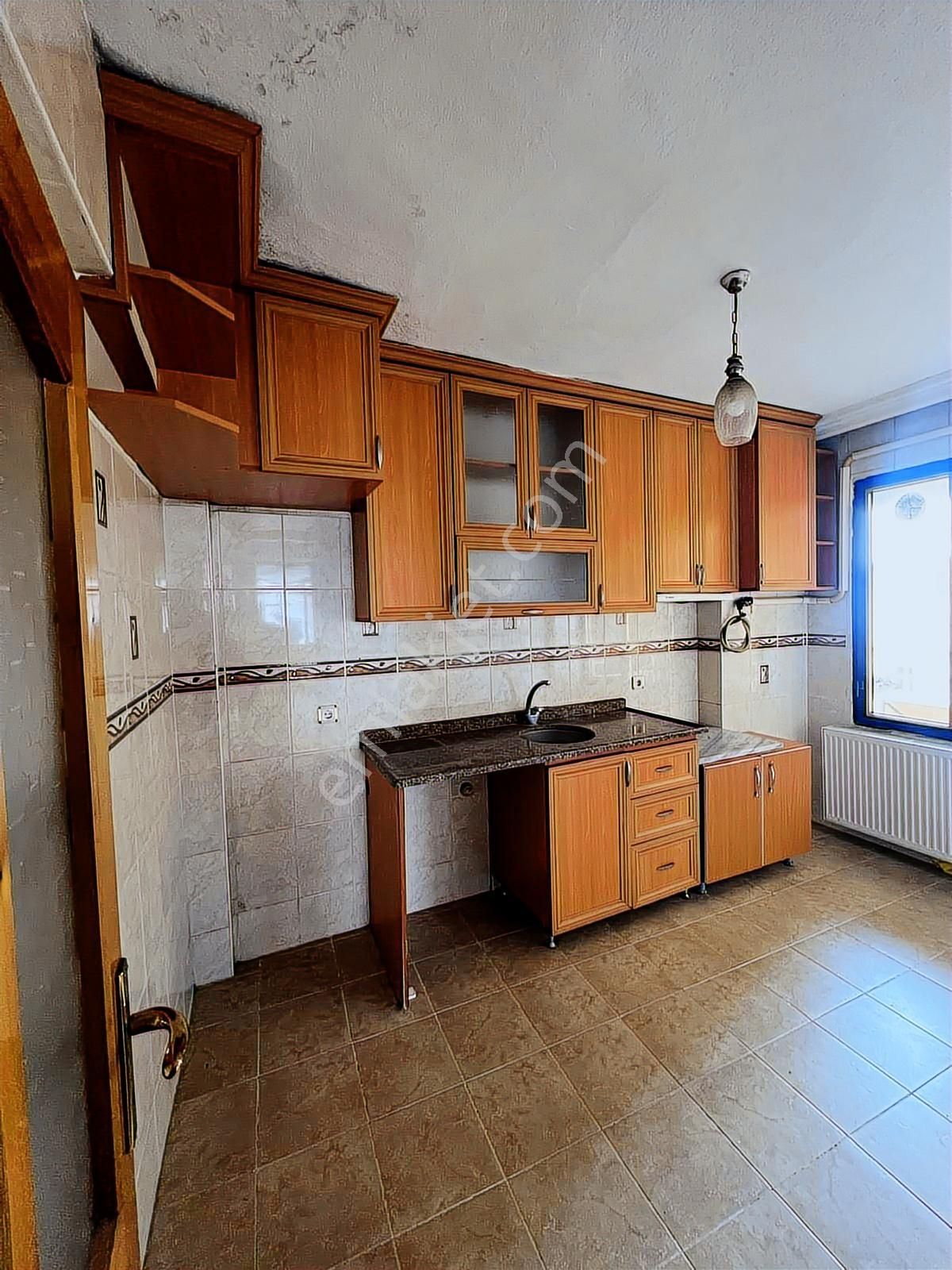 Bergama Maltepe Mahallesin'de Kiralık 3+1 Daire - Görsel 7