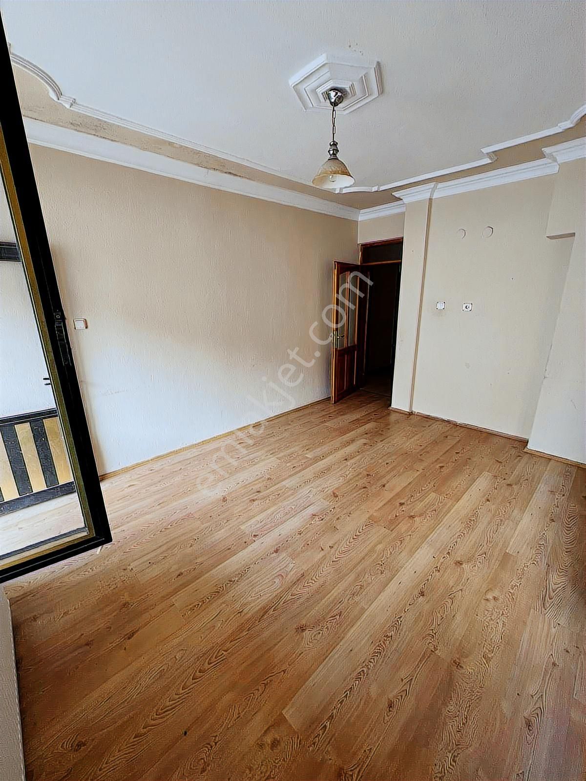 Bergama Maltepe Mahallesin'de Kiralık 3+1 Daire - Görsel 12