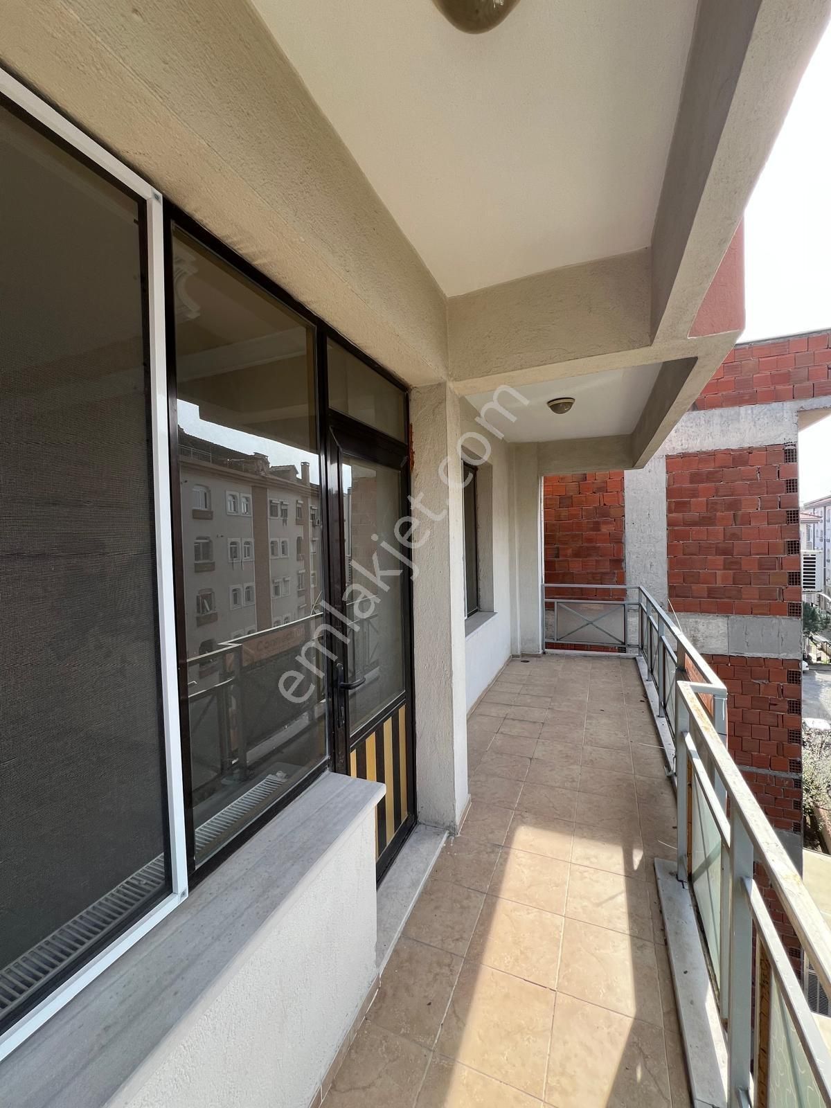 Bergama Maltepe Mahallesin'de Kiralık 3+1 Daire - Görsel 24