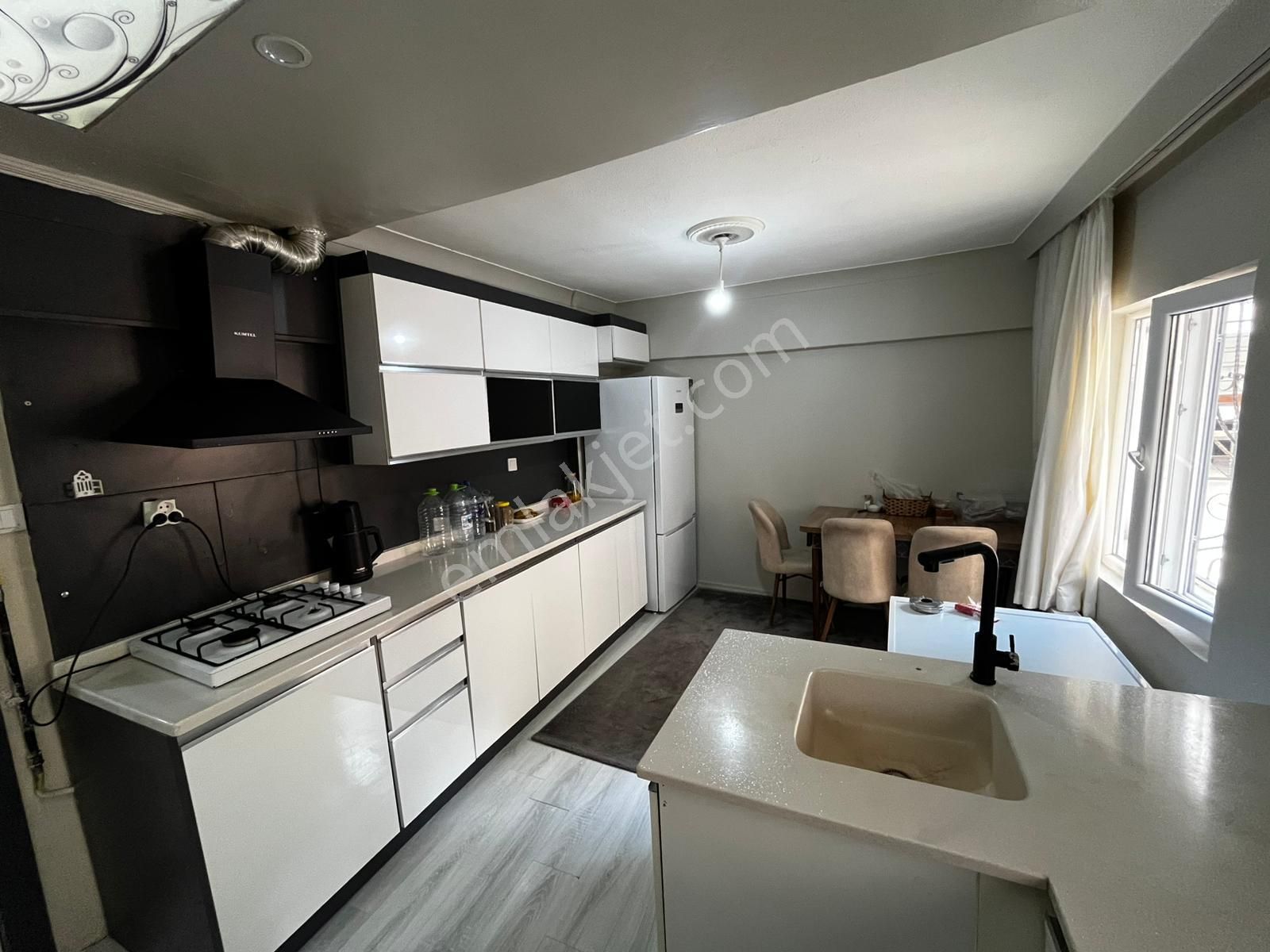 Es-as Tan Plevne Mah Full Yapılı Fırsat 2+1 Gömüsüz Bahçe Katı