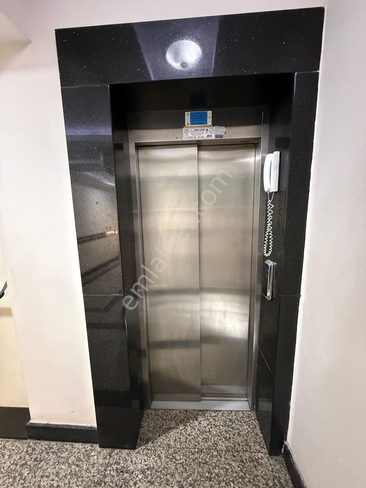 Günay'dan Bozyaka Merkezde Cadde Üstü 3+1 Kiralık Geniş Daire - Görsel 5