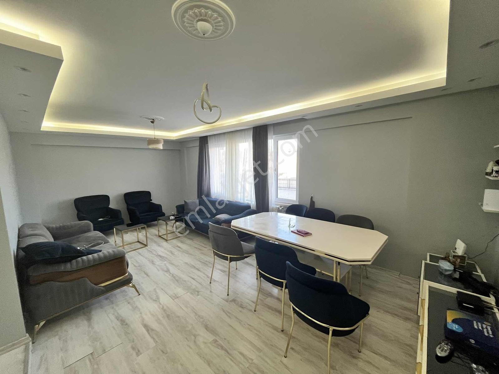 Avantaj'dan Kıbrısköy'de Site İçerisinde Yapılı 5+1bahçeli Villa