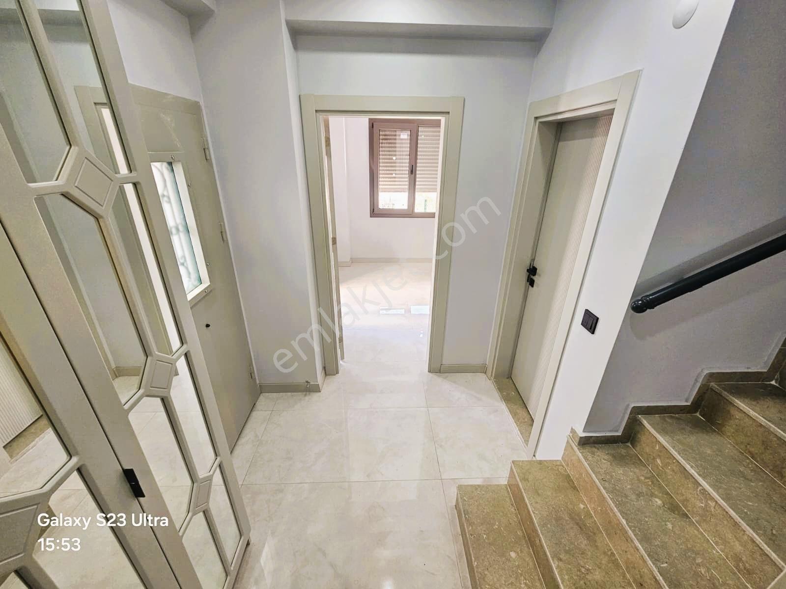 Eu Gayrimenkulden Denize Yakın Girişte Odalı 3+1 Villa - Görsel 35
