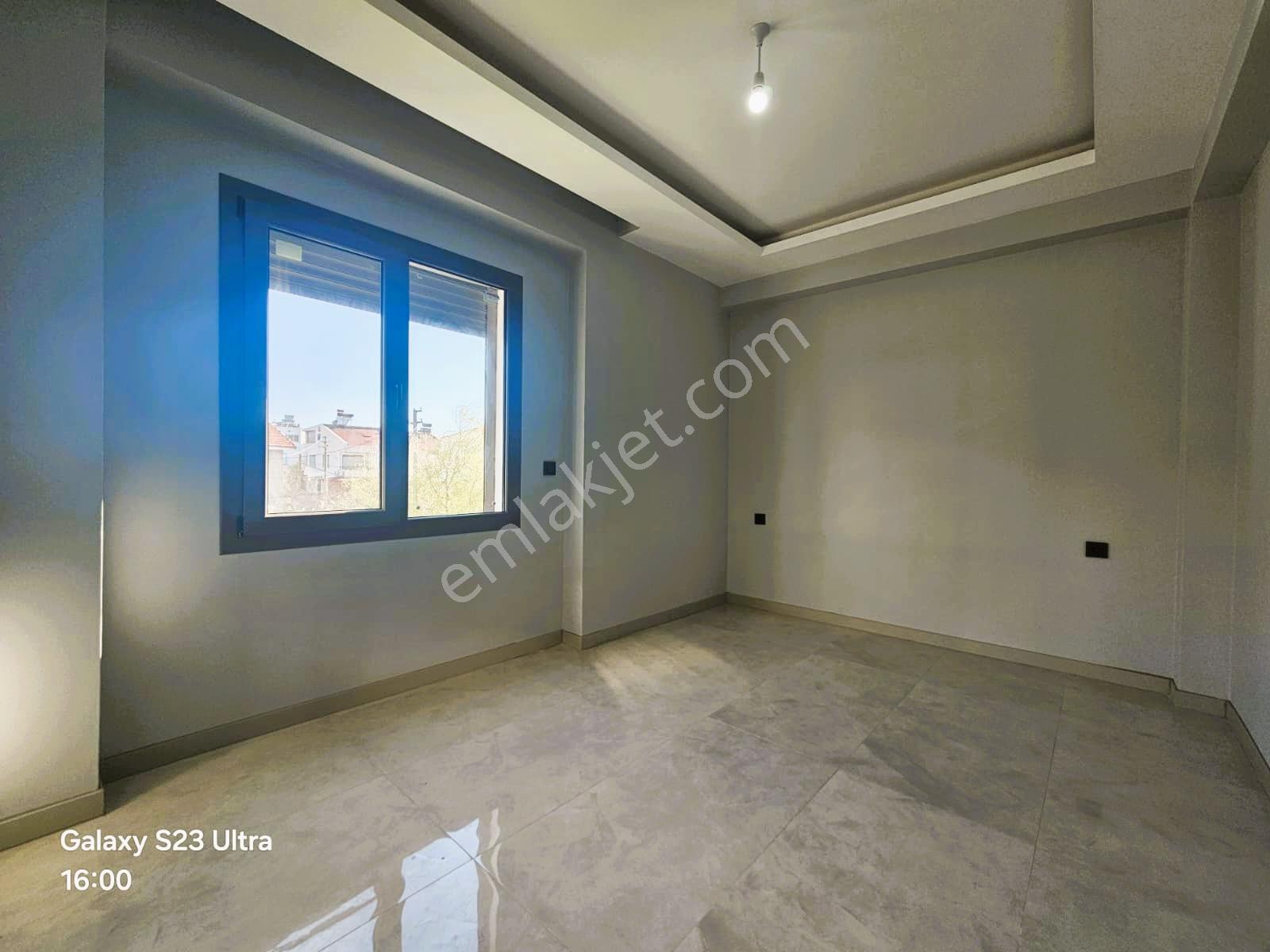 Eu Gayrimenkulden Denize Yakın Girişte Odalı 3+1 Villa - Görsel 32
