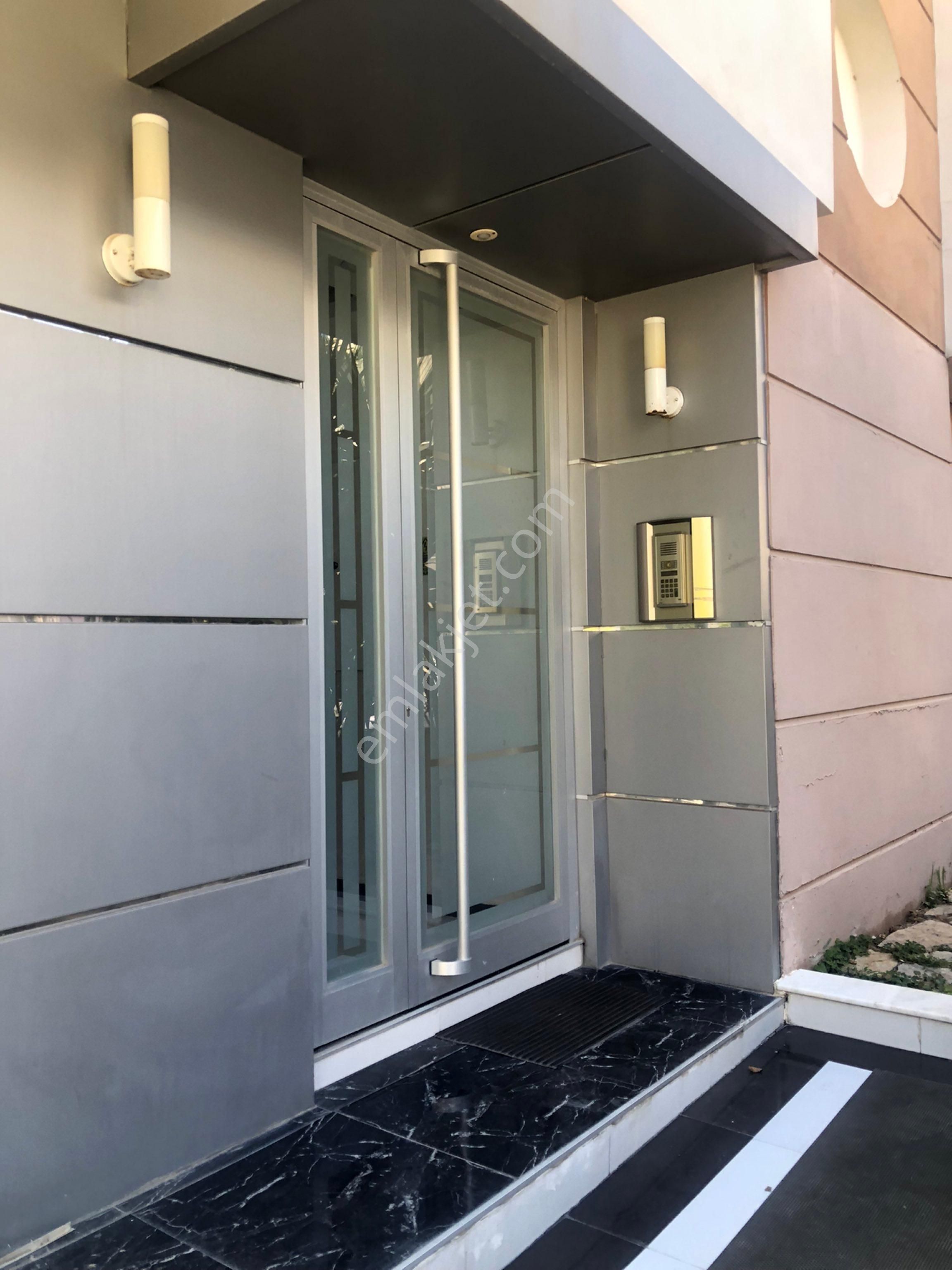 Çağlayan Barınaklar’da Sahile 300 Mt, 130 M' Bahçeli, Çok Keyifli (2+1) Giriş Daire - Görsel 4