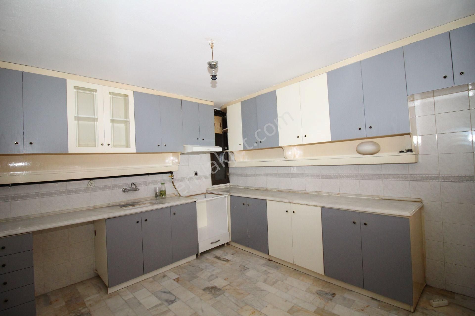 Göztepe Metro Karşısında Asansölü D.gazlı 3+1 Kiralık Arakat - Görsel 18