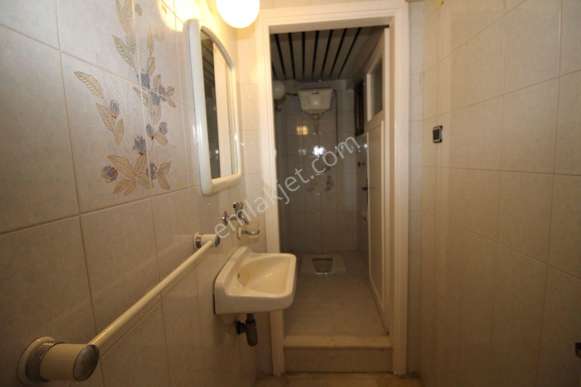 Göztepe Metro Karşısında Asansölü D.gazlı 3+1 Kiralık Arakat - Görsel 24