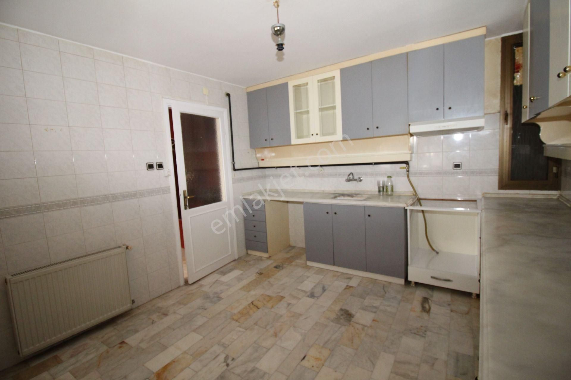 Göztepe Metro Karşısında Asansölü D.gazlı 3+1 Kiralık Arakat - Görsel 19