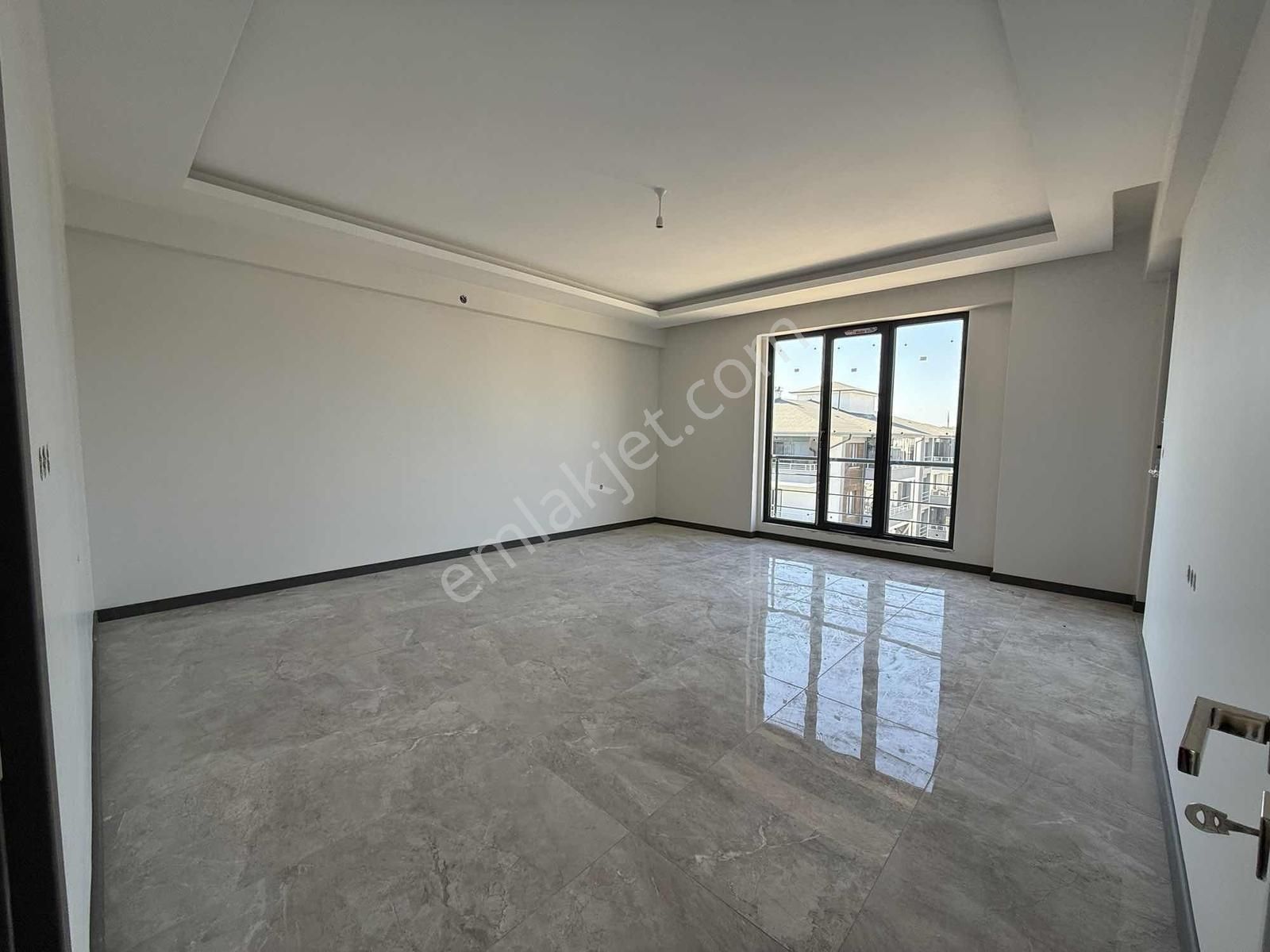 Ömer İnan Remax Hür 3+1 Köşe Fırsat Lüx Daire - Görsel 3
