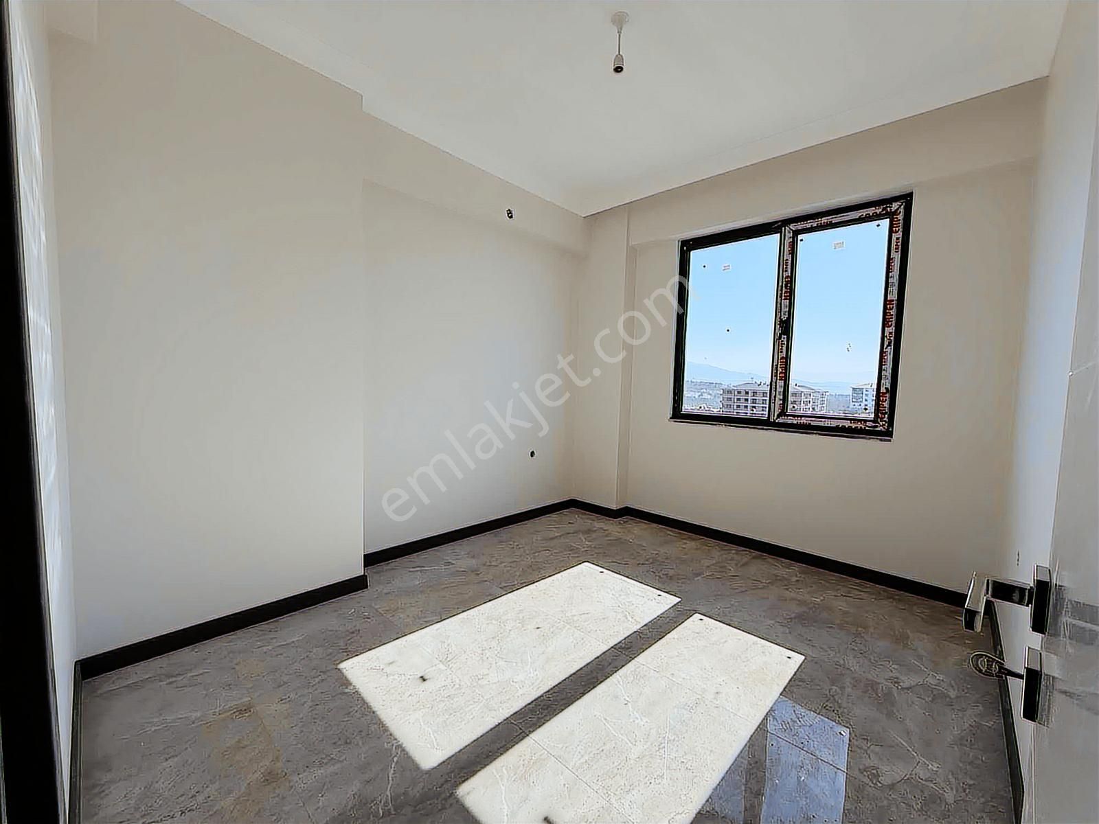 Ömer İnan Remax Hür 3+1 Köşe Fırsat Lüx Daire - Görsel 7
