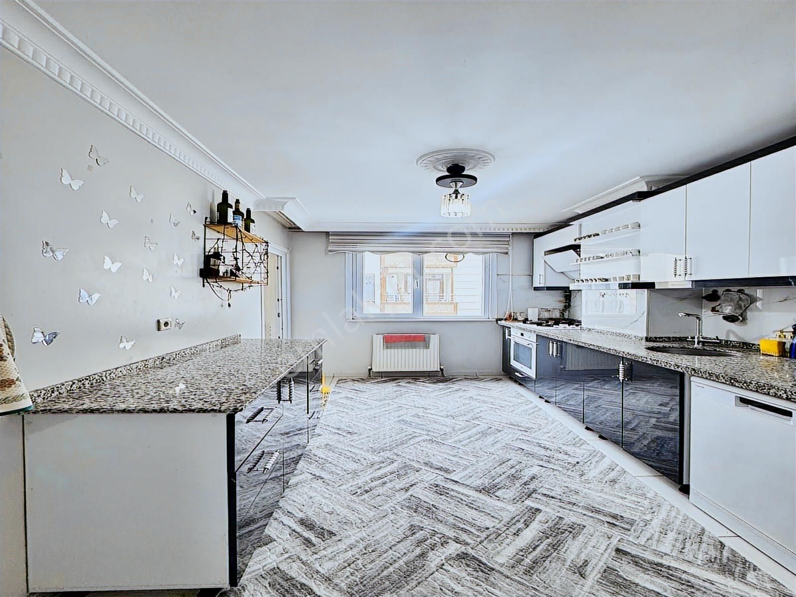 Konak Yapıdan 150 M² Geniş 3+1 | 2. Kat | Tek Daire Üzeri - Görsel 2