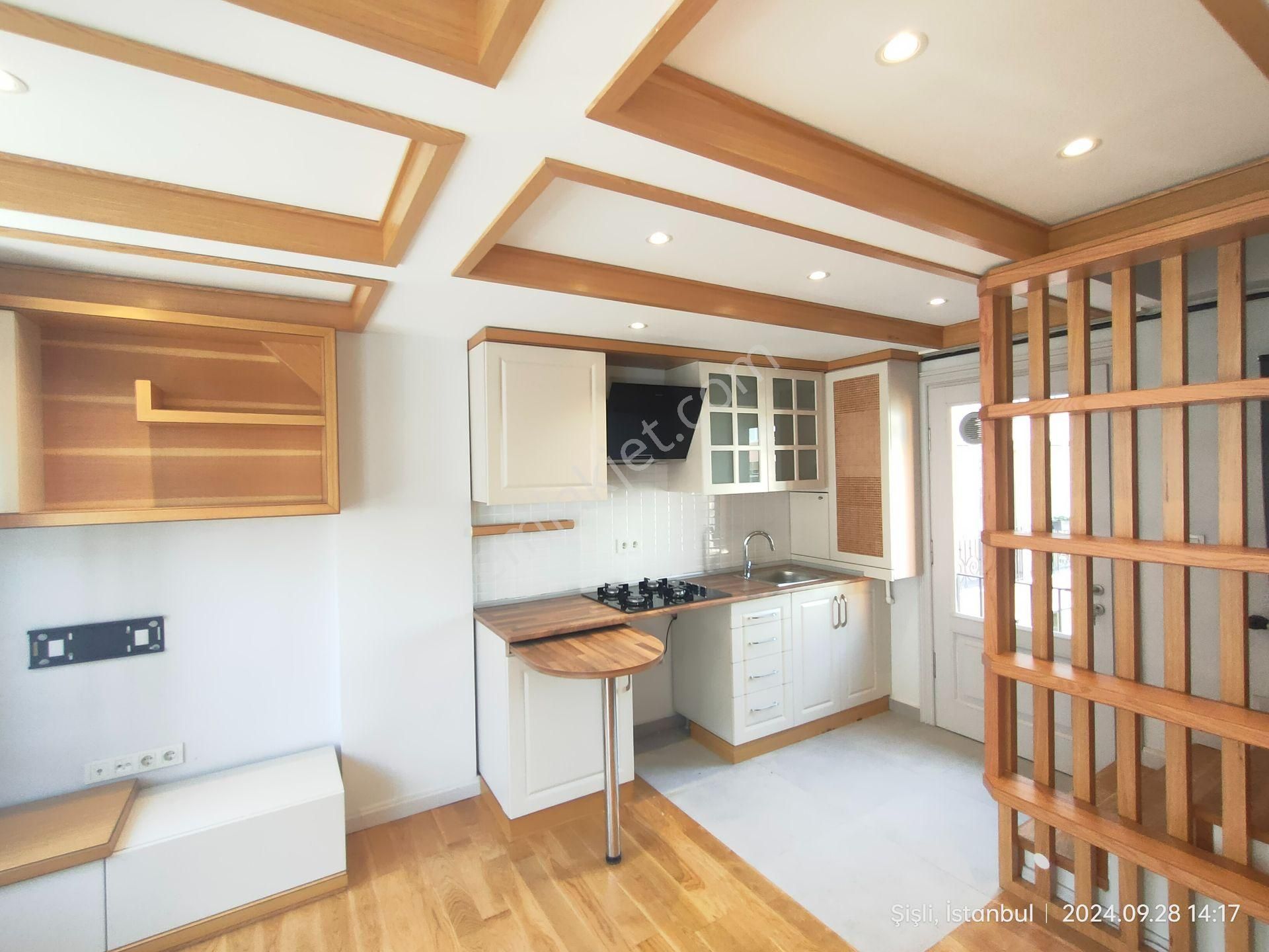 Şişli Teşvikiye'de, Çelik Konstrüksiyonlu, Asansörlü, Çok Özel Kiralık Daire - Görsel 9