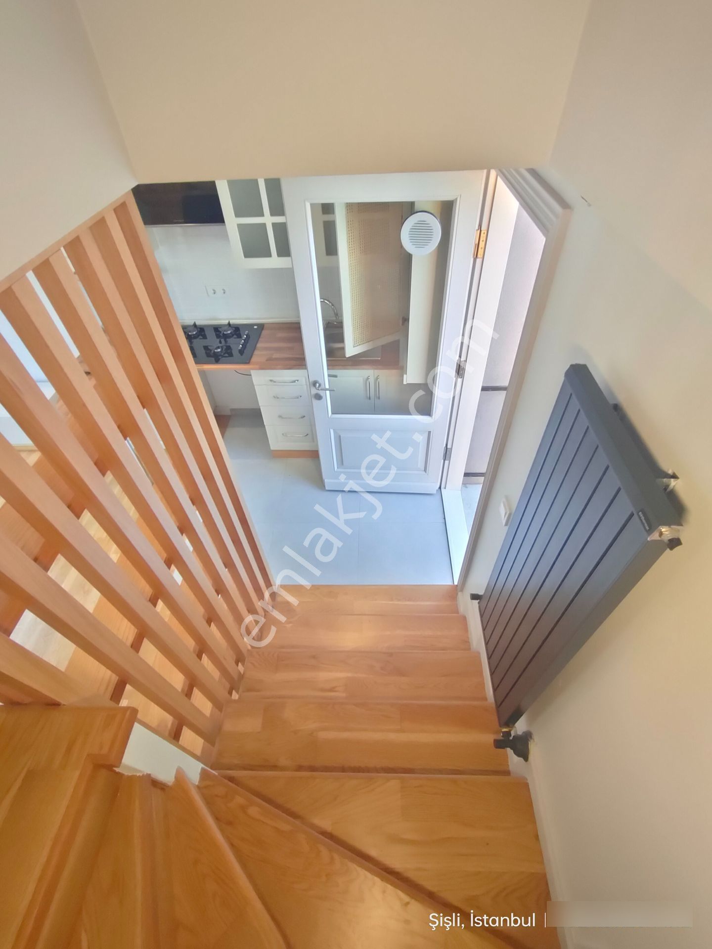 Şişli Teşvikiye'de, Çelik Konstrüksiyonlu, Asansörlü, Çok Özel Kiralık Daire - Görsel 17
