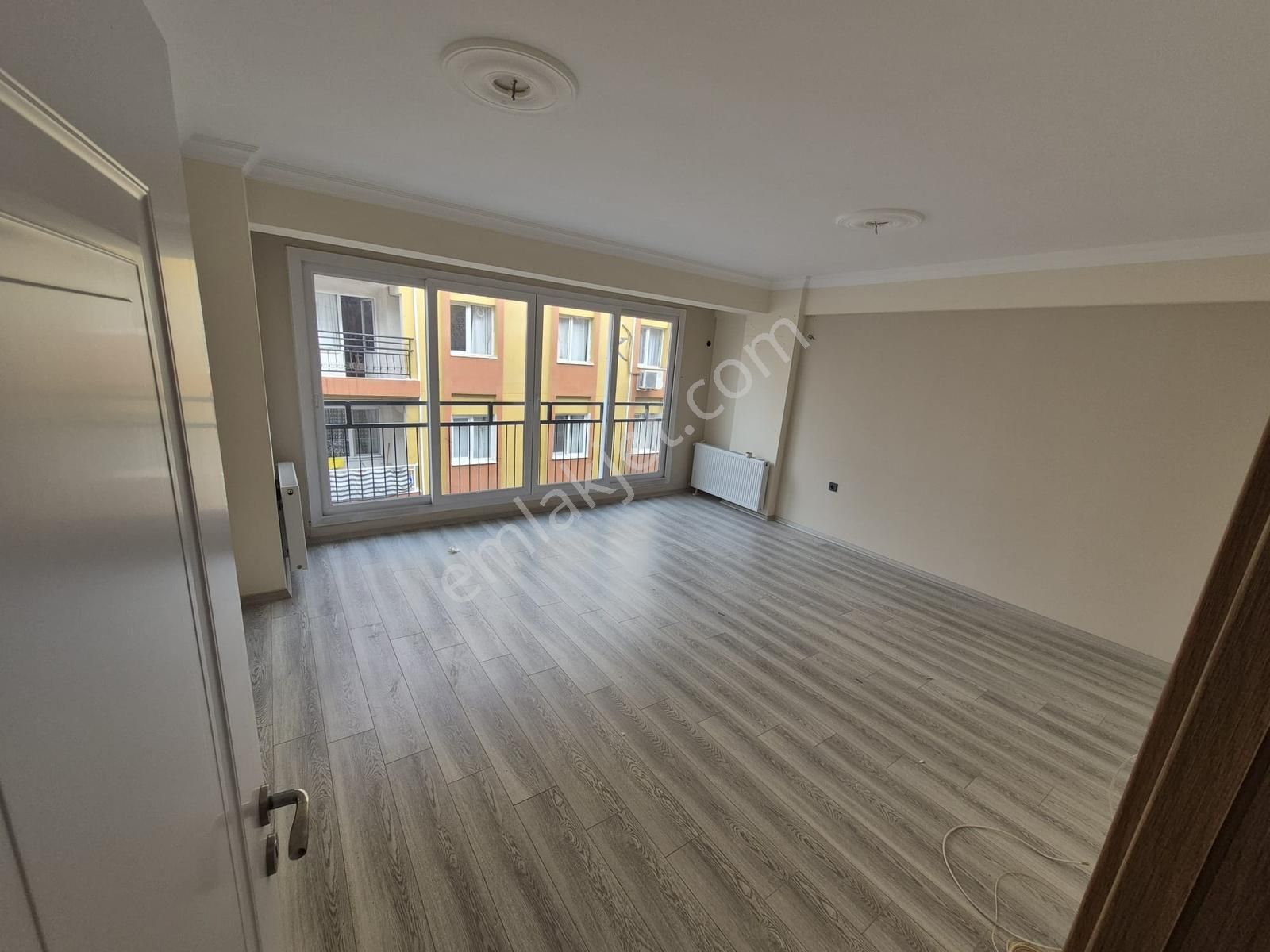 Buca Uçanyoyanı/lalelimah//asansörlü105m2/1yıllık/izbana10dkmes.