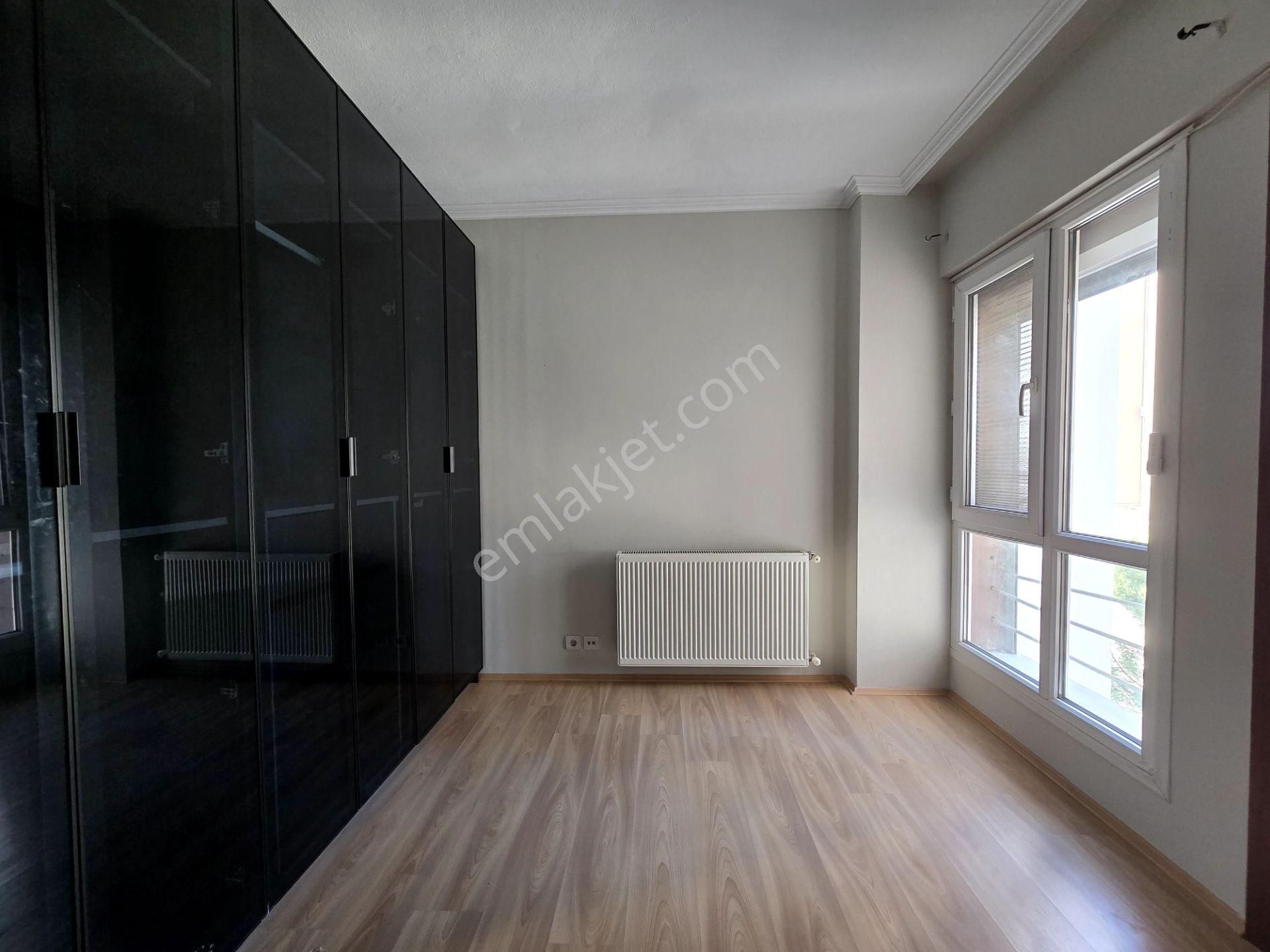 Bayraklı Körfez Mahallesinde Kiralık 4+1 Daire - Görsel 28