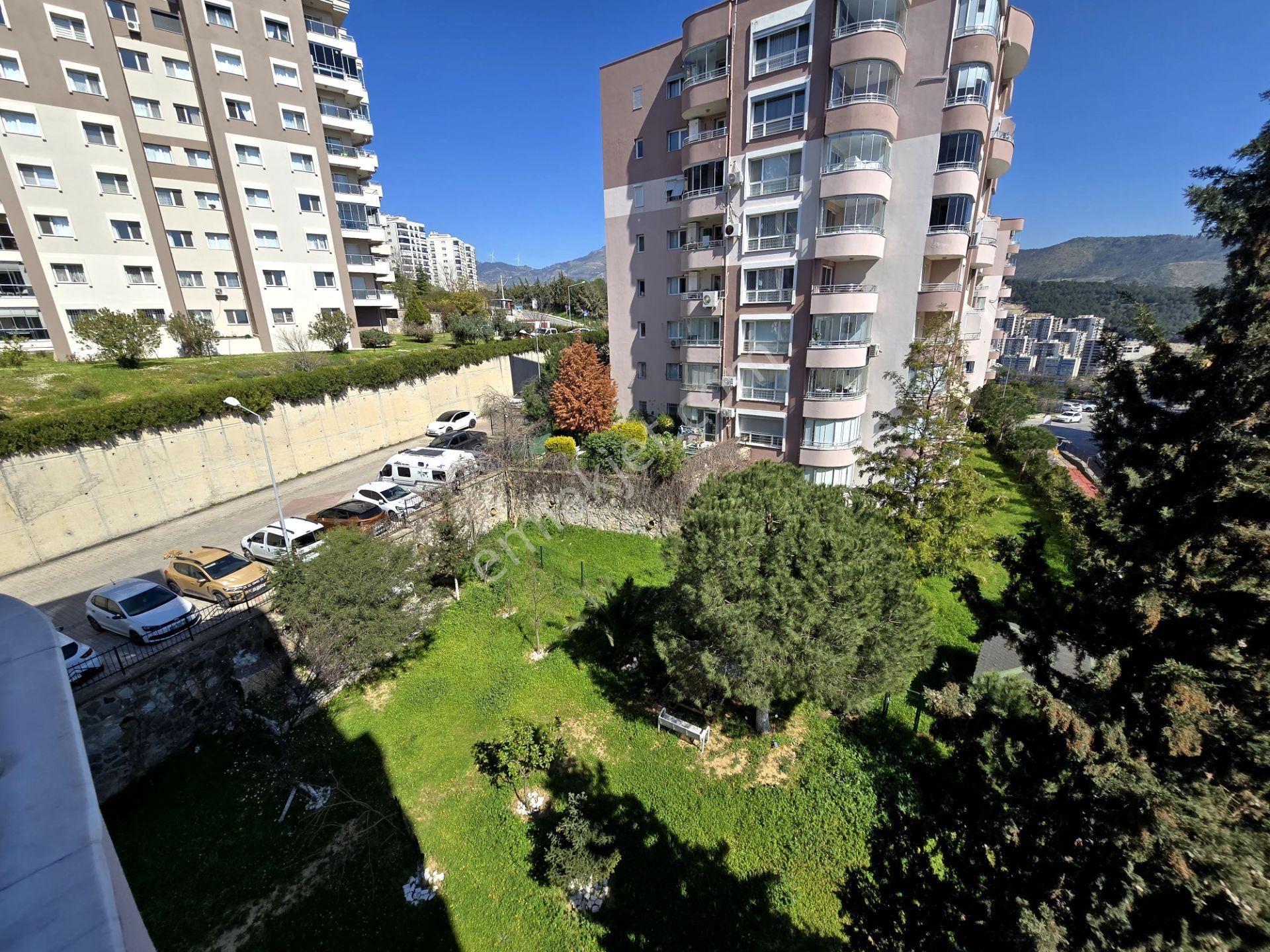 Bayraklı Körfez Mahallesinde Kiralık 4+1 Daire - Görsel 24