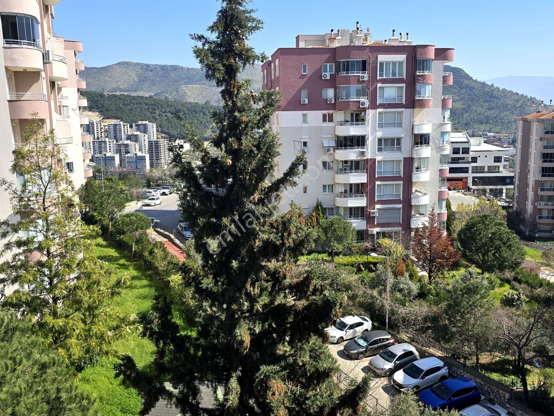 Bayraklı Körfez Mahallesinde Kiralık 4+1 Daire - Görsel 26