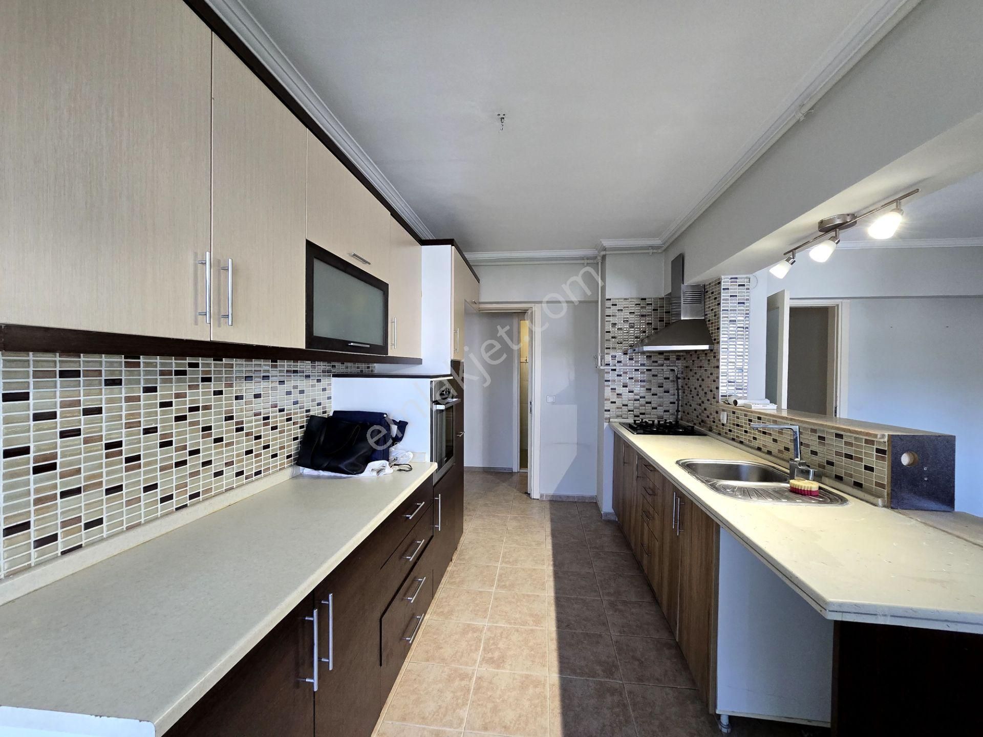 Bayraklı Körfez Mahallesinde Kiralık 4+1 Daire - Görsel 17