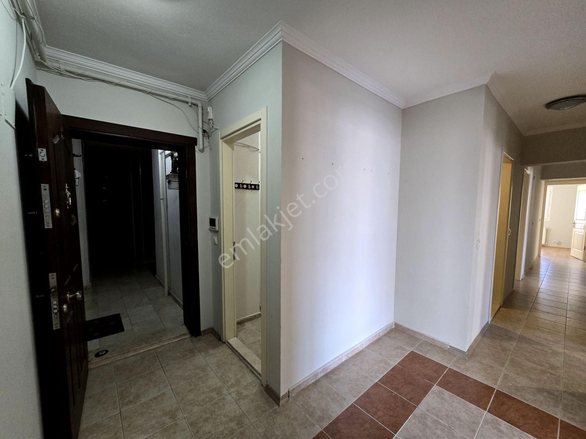 Bayraklı Körfez Mahallesinde Kiralık 4+1 Daire - Görsel 2