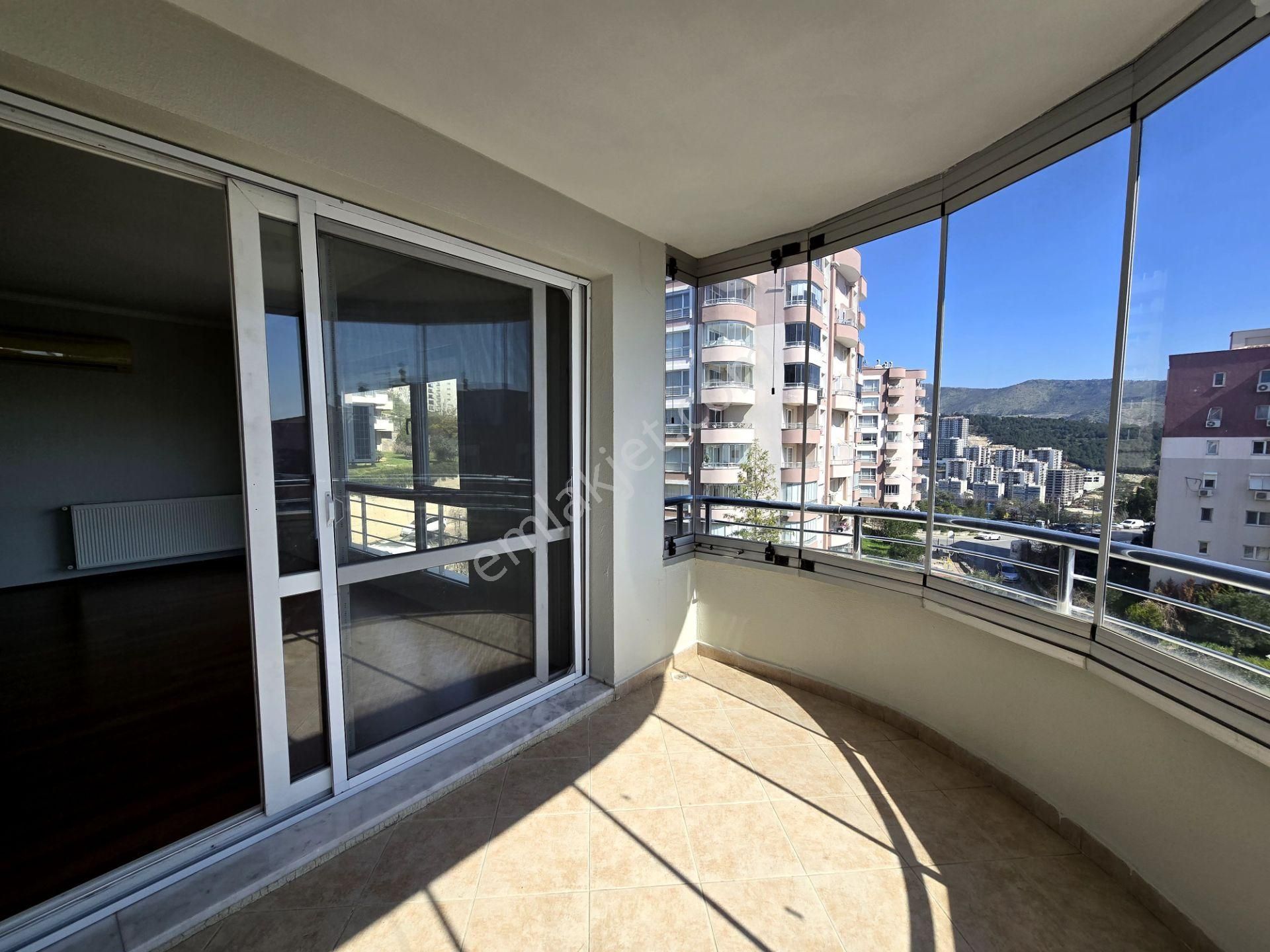 Bayraklı Körfez Mahallesinde Kiralık 4+1 Daire - Görsel 10