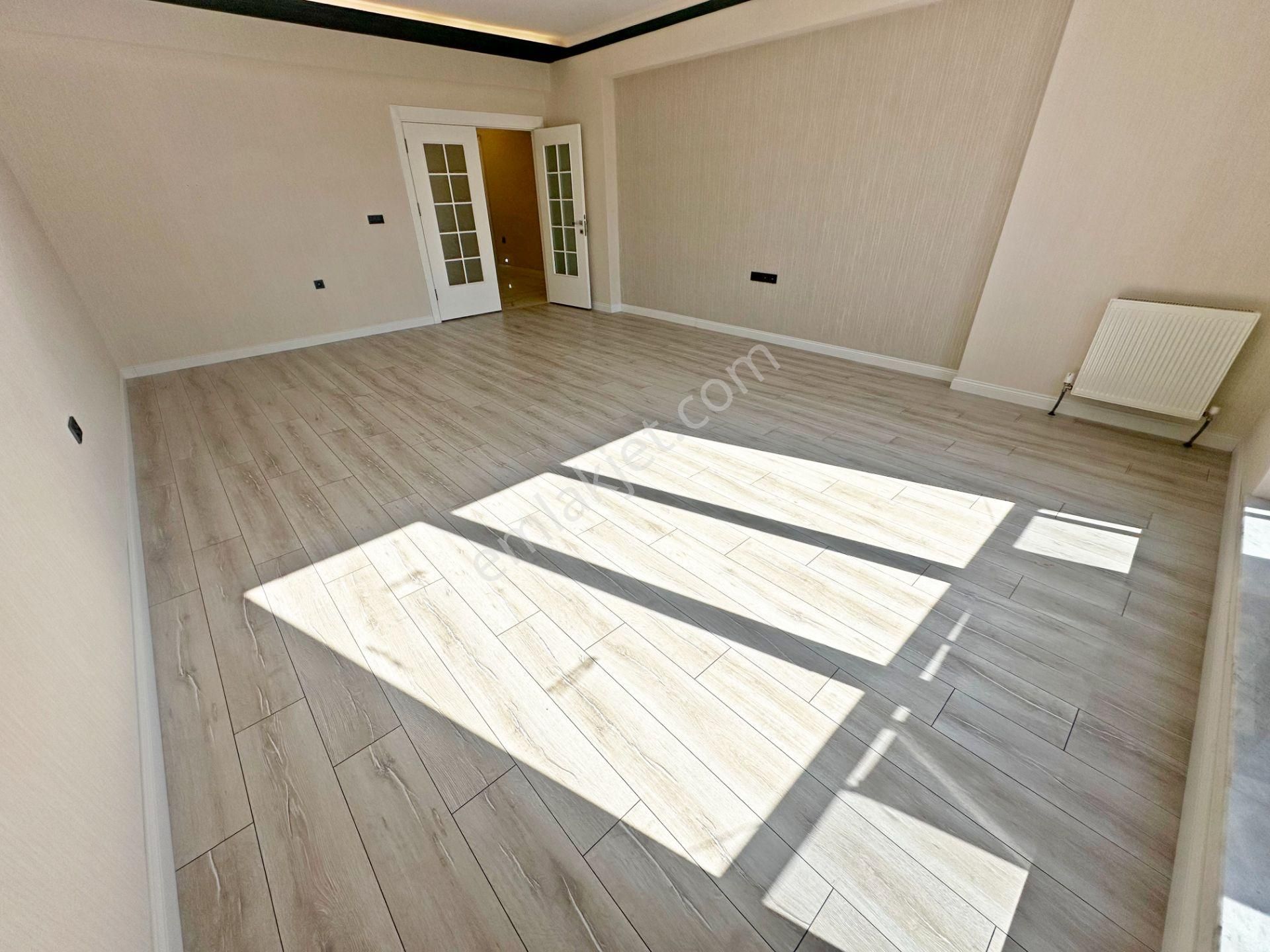 Ovacık Mahallesi Merkez'de Bulvar Paraleli Ara Kat 4,5+1 Lüx Satılık Site Dairesi!!! - Görsel 4