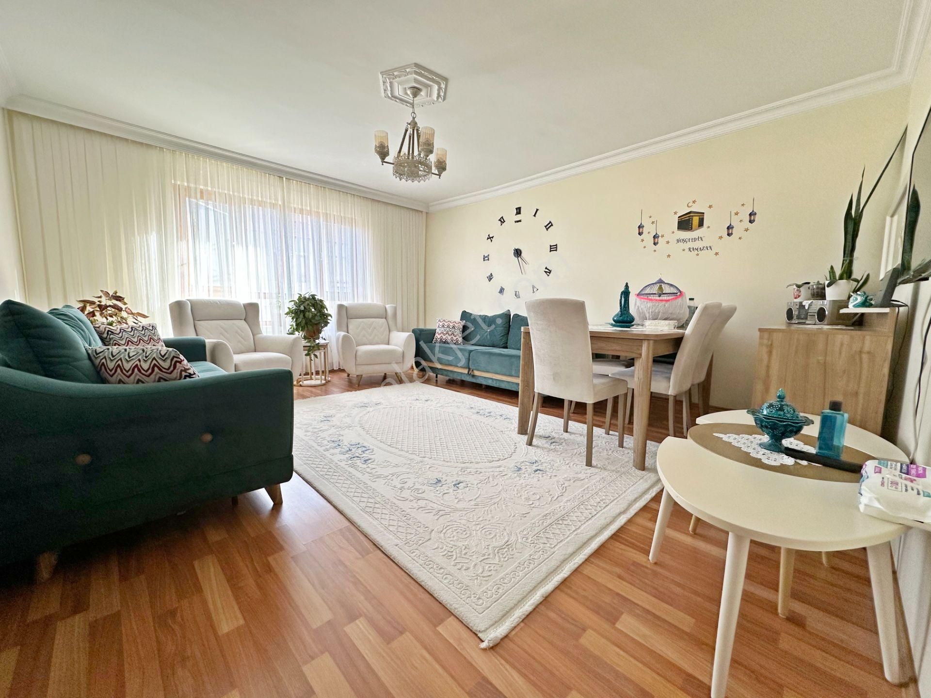 Esertepe Mahallesi Salı Pazarı Yakını Asansörlü 1.kat Ön Cephe 3+1 Fırsat Satılık Daire!