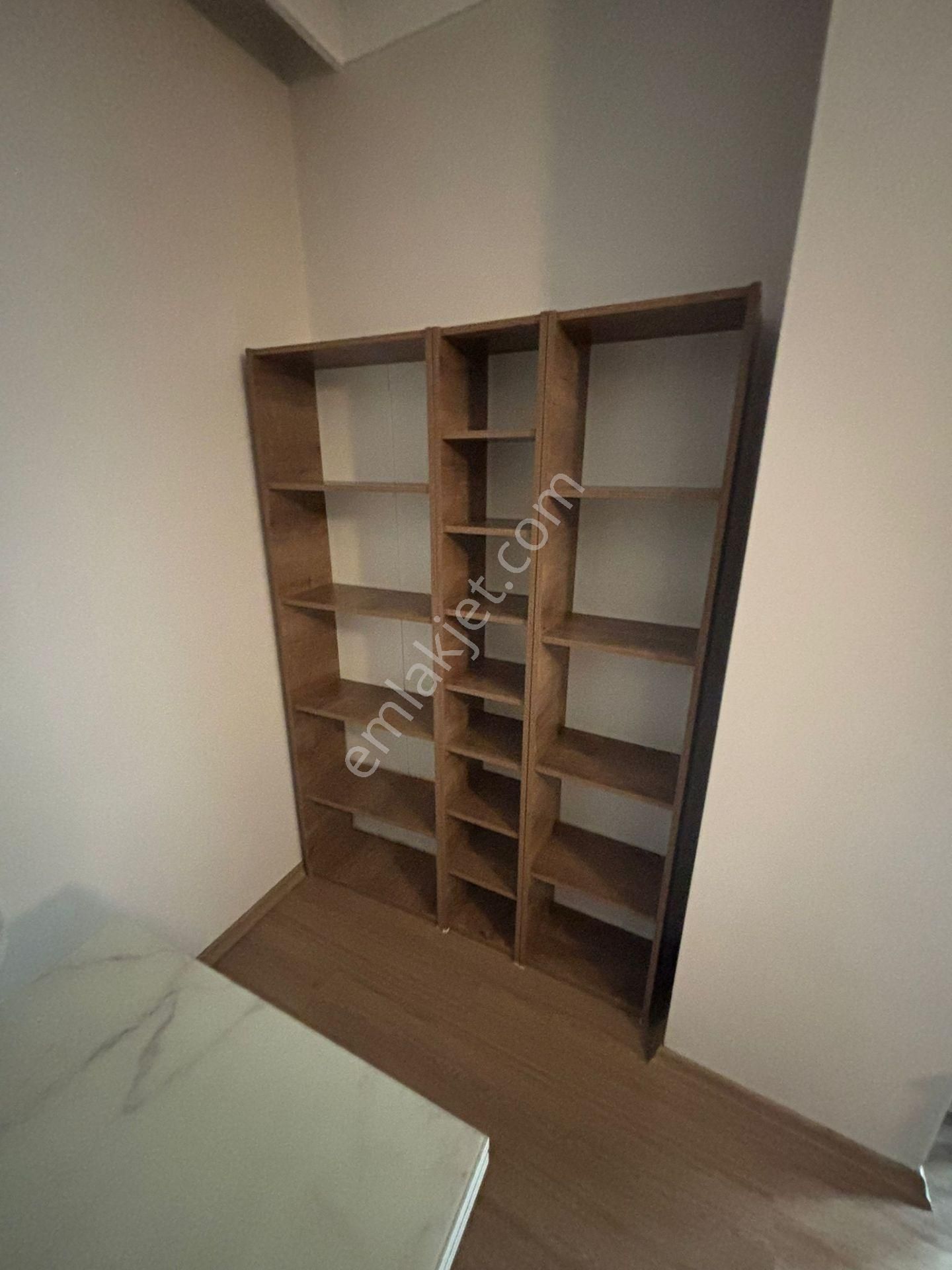 Kaçmaz'dan İdealtepe Işıklarda Minibüse Çok Yakın Eşyalı 1+1 - Görsel 8