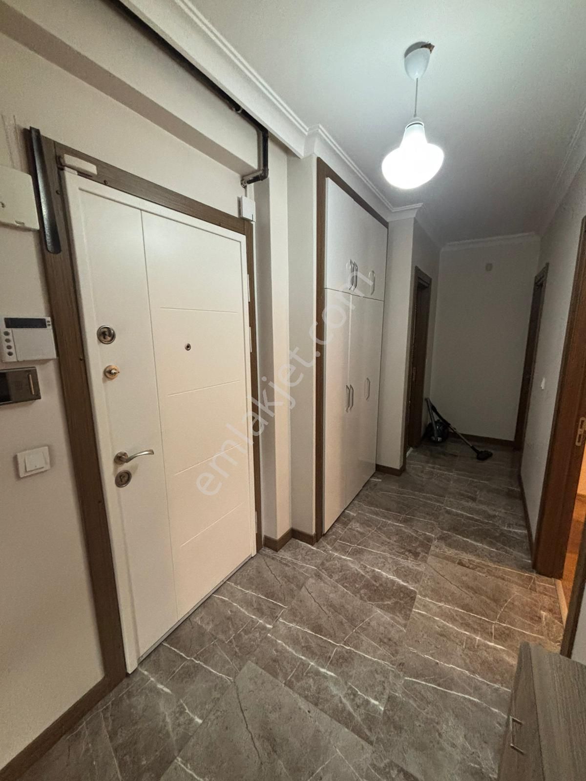 Kaçmaz'dan İdealtepe Işıklarda Minibüse Çok Yakın Eşyalı 1+1 - Görsel 33