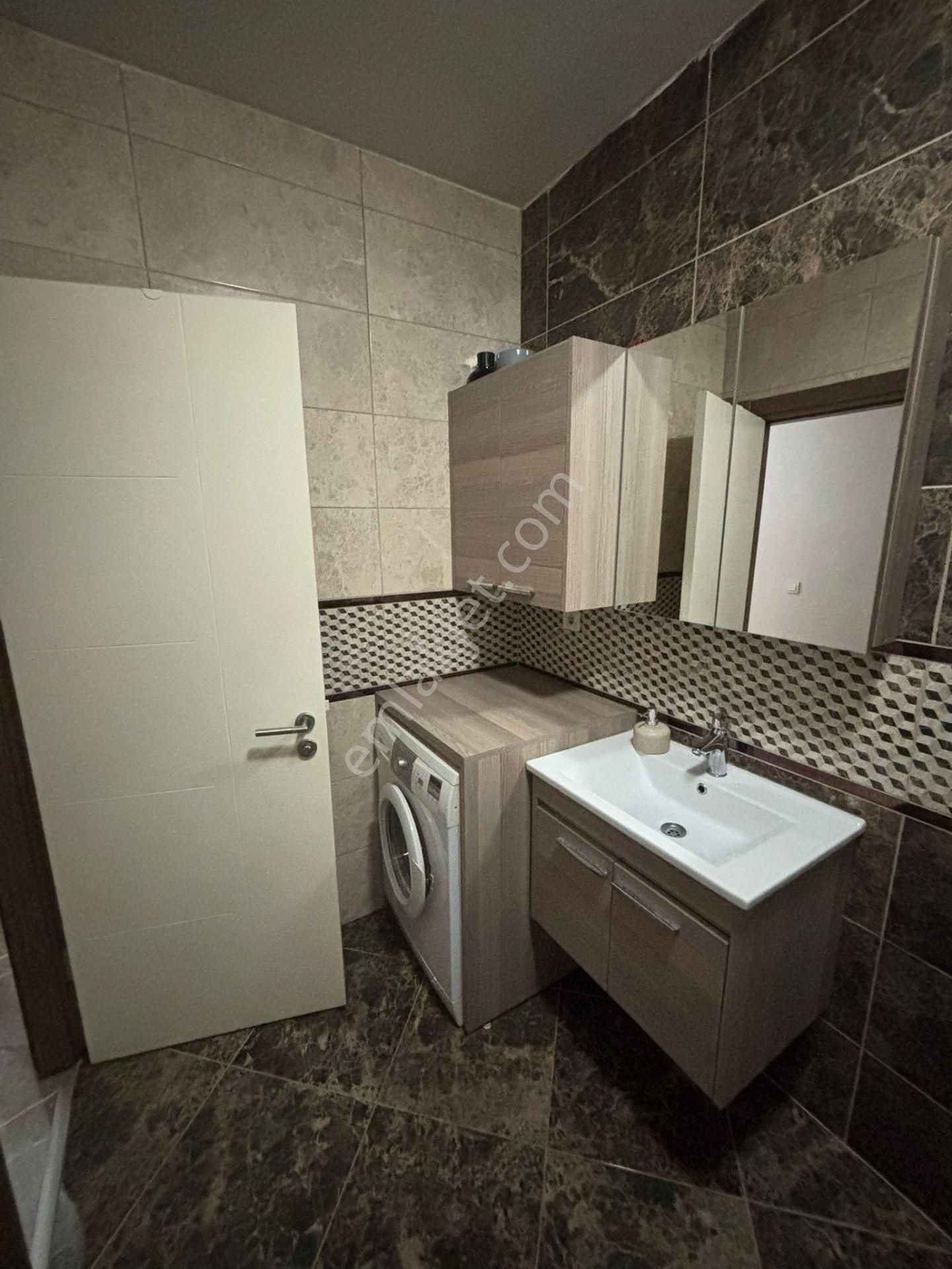 Kaçmaz'dan İdealtepe Işıklarda Minibüse Çok Yakın Eşyalı 1+1 - Görsel 25