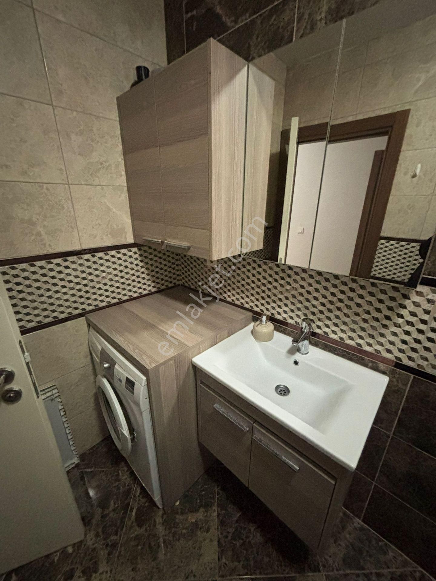 Kaçmaz'dan İdealtepe Işıklarda Minibüse Çok Yakın Eşyalı 1+1 - Görsel 32