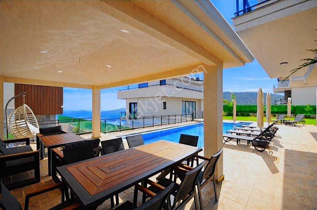 Kalkan Merkez Vatandaşlığa Uygun Deniz Manzaralı 4+1 Lüks Villa - Görsel 15