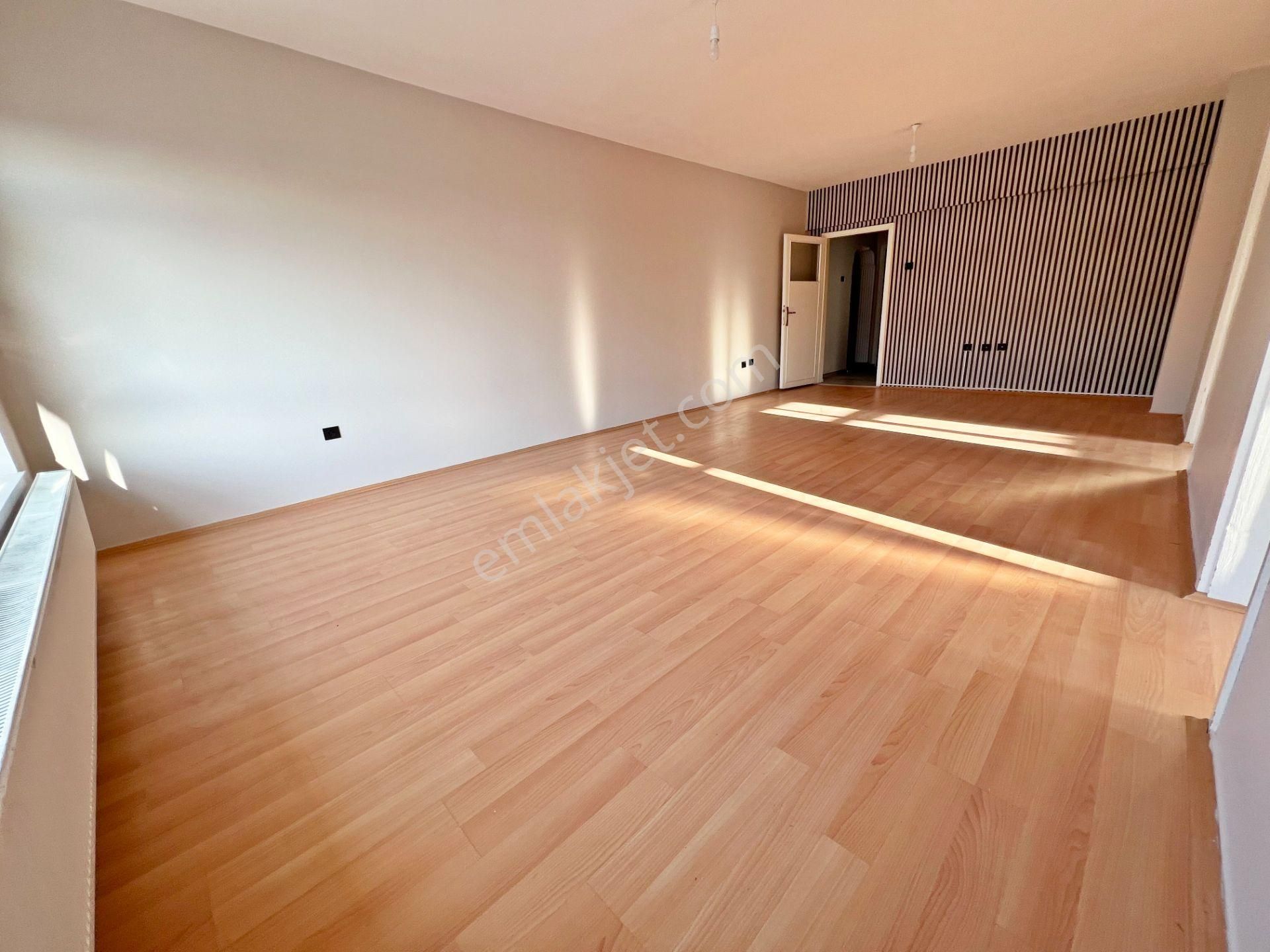 Etlik Şehir Hastanesi Yakını 3.kat Full Yapılı 3+1 Ön Cephe Güney Batı Kiralık Daire - Görsel 3