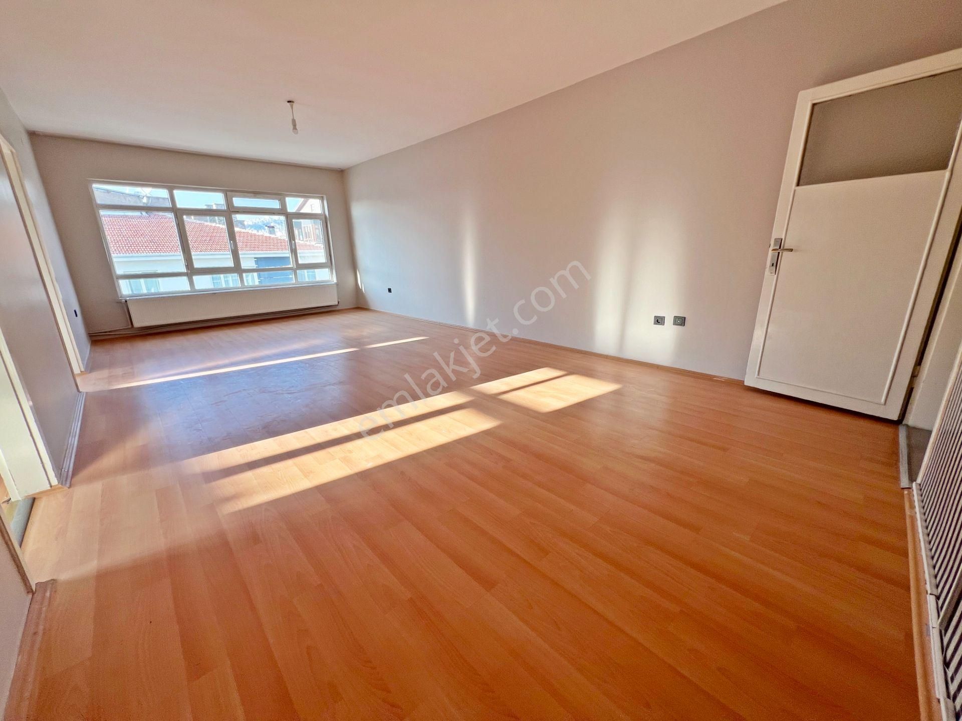 Etlik Şehir Hastanesi Yakını 3.kat Full Yapılı 3+1 Ön Cephe Güney Batı Kiralık Daire - Görsel 2