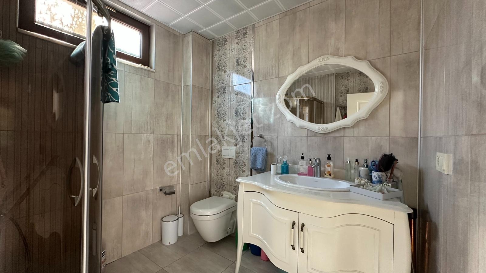 Ayvalık'ta Denize 50 Adım Satılık Müstakil 3+1 Villa - Görsel 35