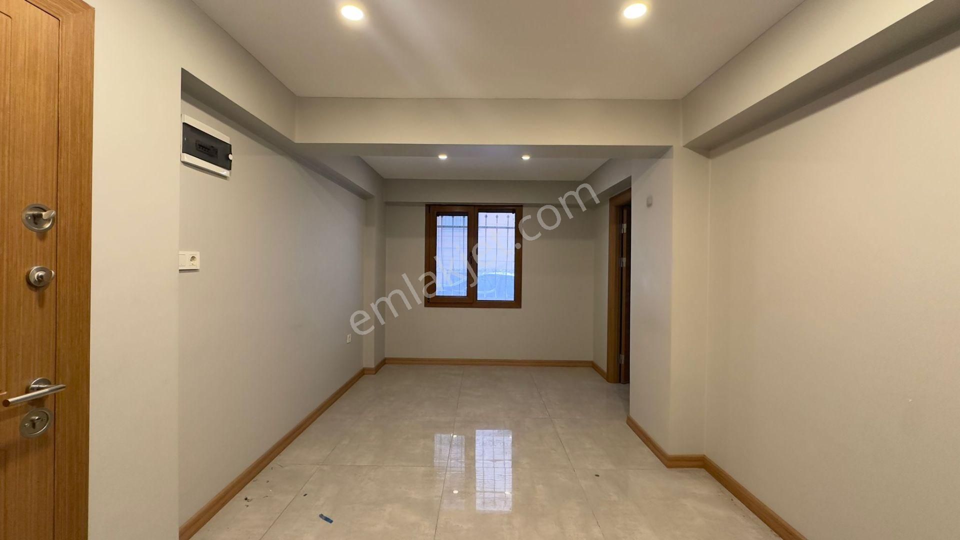 Başokur'dan Bahçelievler Siyavuşpaşa Mh. Yeni Binada 1+1 Ofis