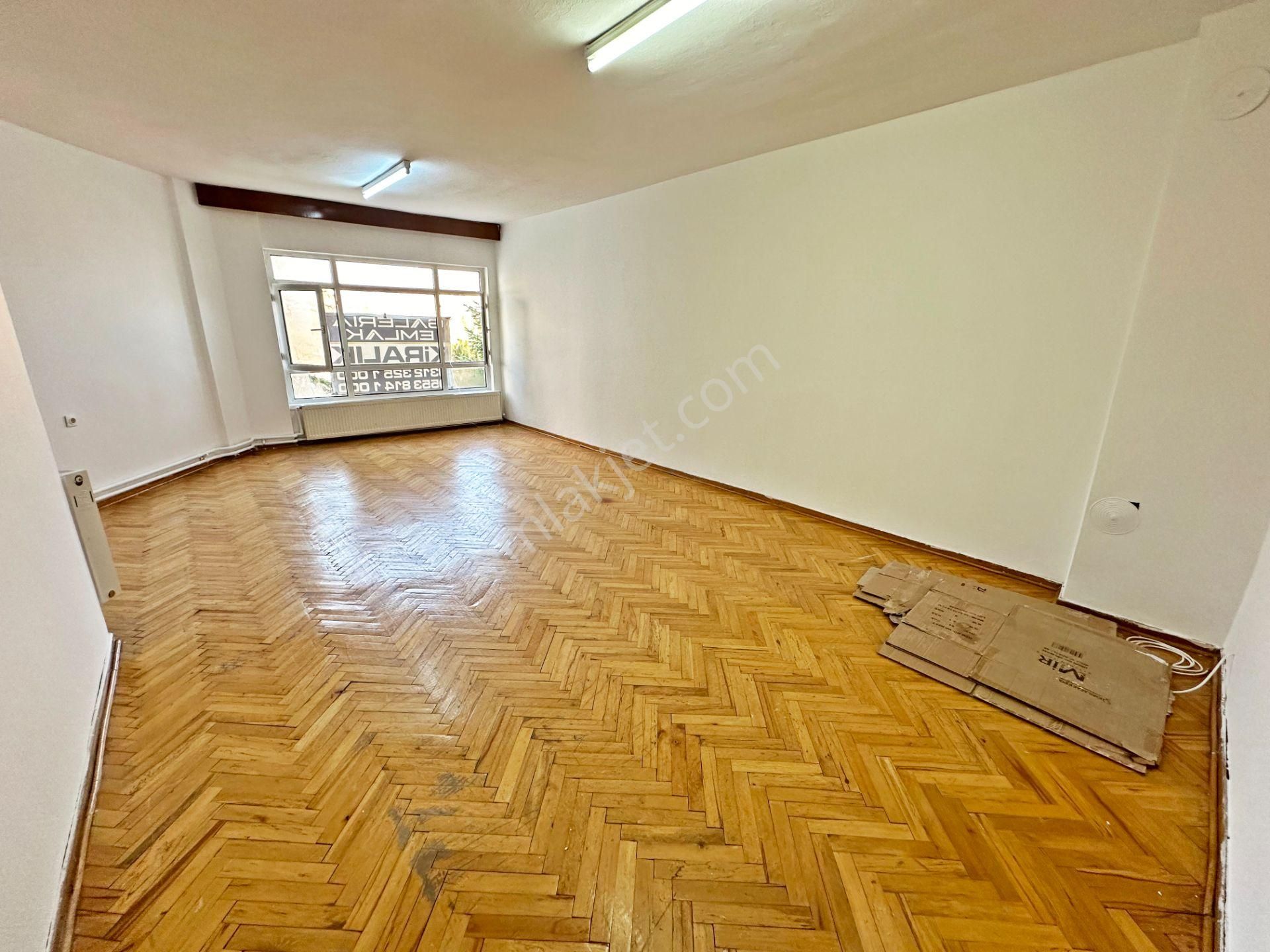 Galerıa Emlak'dan Subayevleri Son Durak Yanı 2. Kat 3+1 Mantolamalı Bina Yeni Boyalı Kiralık Daire - Görsel 3