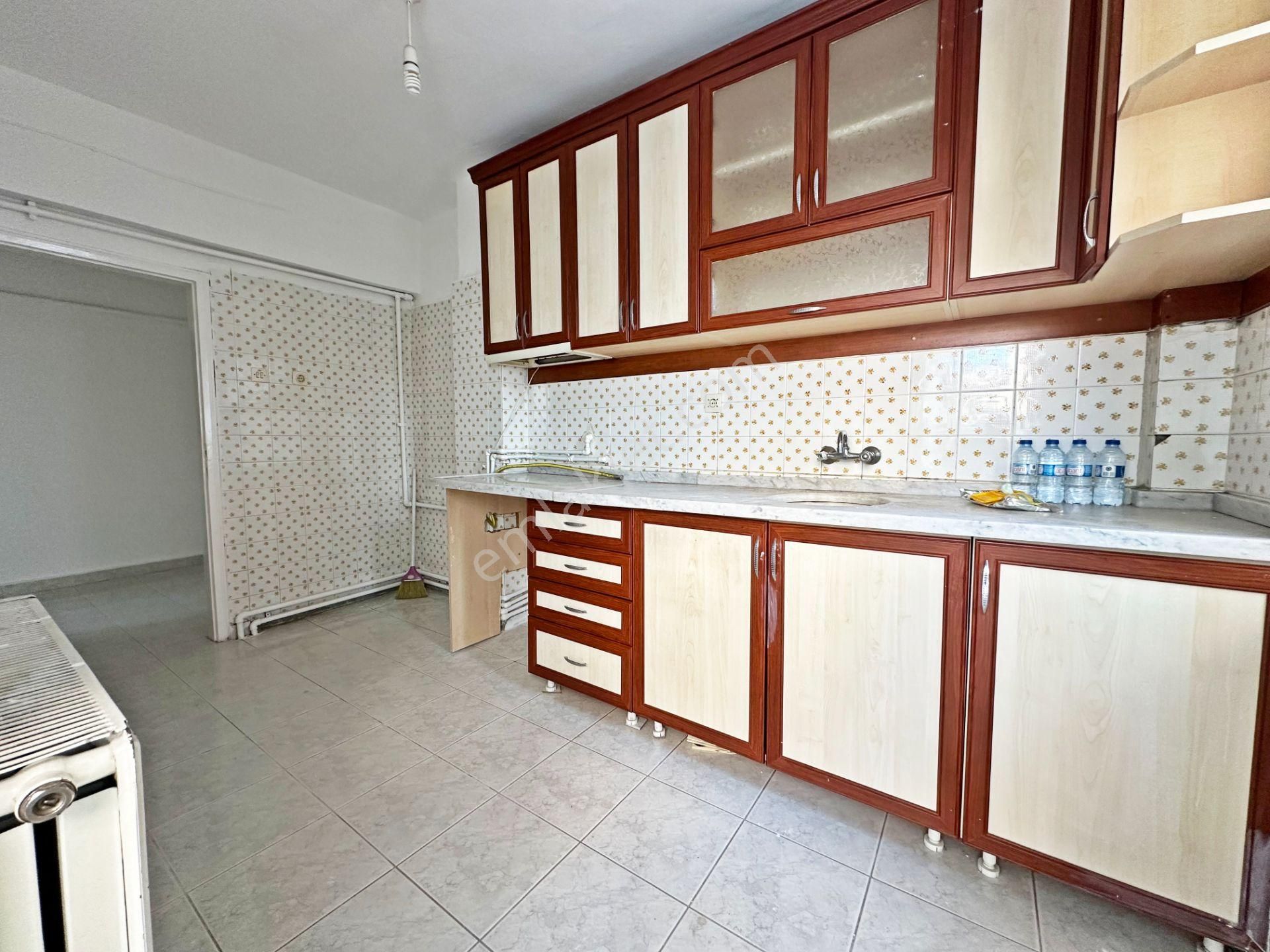 Galerıa Emlak'dan Subayevleri Son Durak Yanı 2. Kat 3+1 Mantolamalı Bina Yeni Boyalı Kiralık Daire - Görsel 14